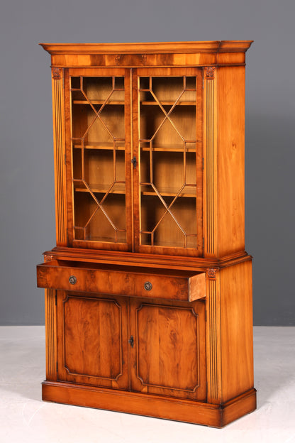 F995 Finish cm, Wunderschöne Englische Vitrine Bücherschrank Buffet Antik Stil Englisch Eibe Glasvitrine Bibliothek