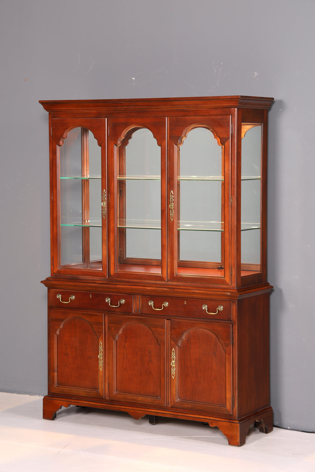 Vitrine originale Drexel Heritage élégante Bibliothèque USA Armoire buffet étagère vitrine en verre