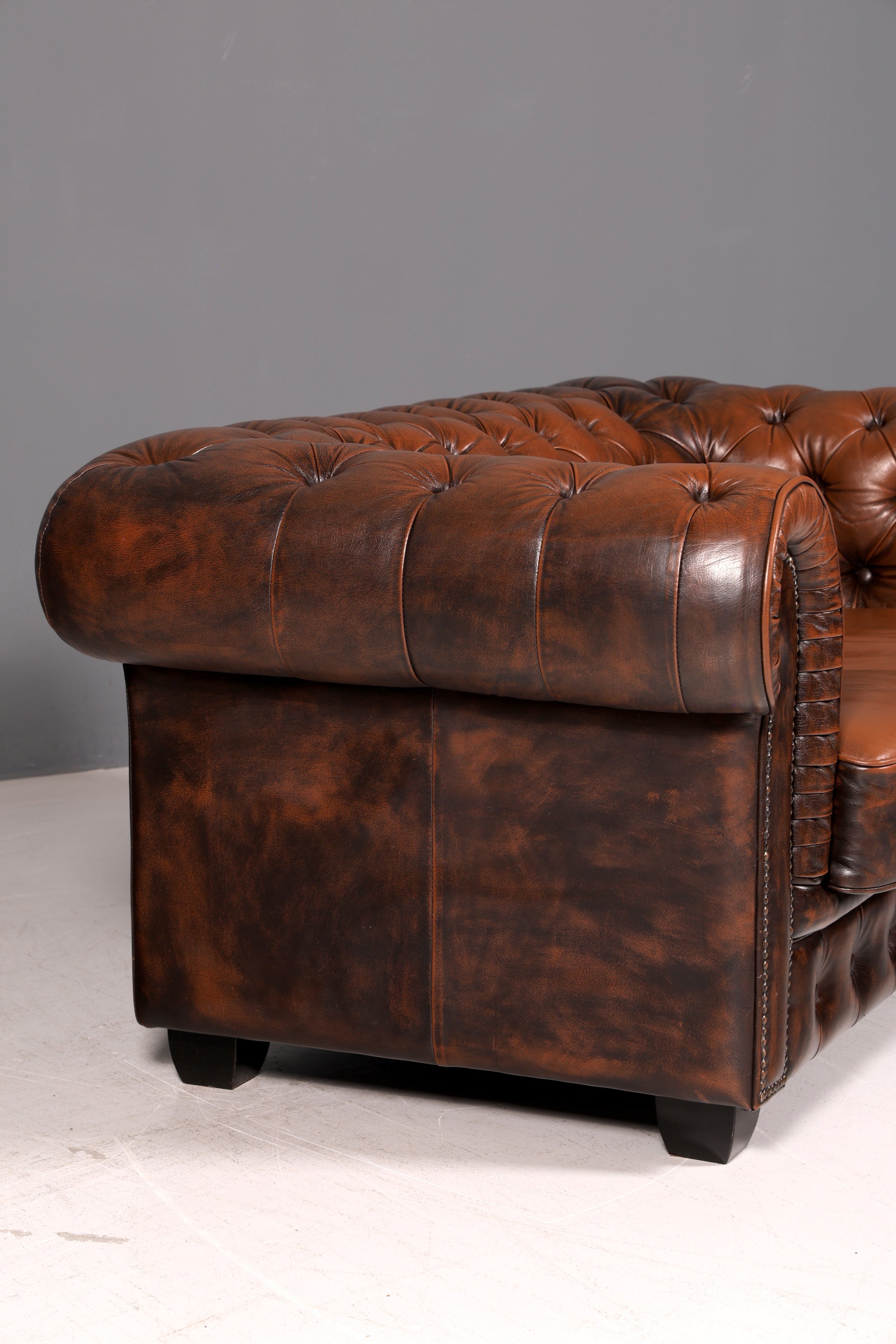 Wunderschönes Original Chesterfield 2-Sitzer Sofa Echt Leder Englische Couch England Polstersofa Antik Vintage Ledersofa