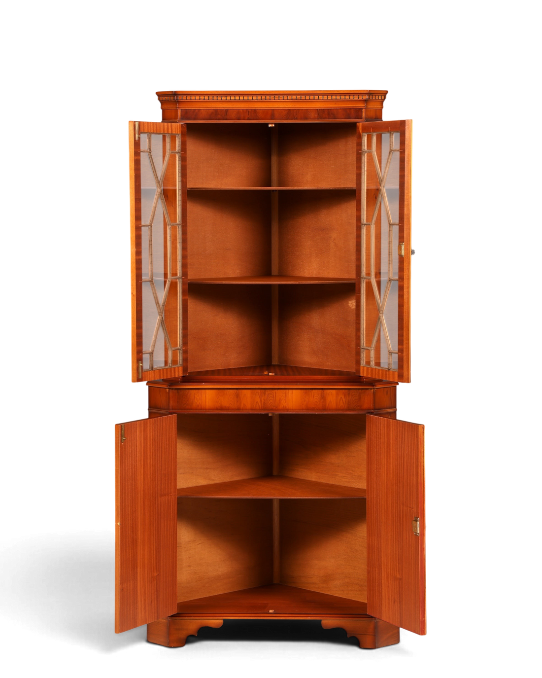 Hauptstadt Möblerei englische Eckvitrine aus massivem Holz im 60er Jahre Stil mit verglasten Türen und Stauraum