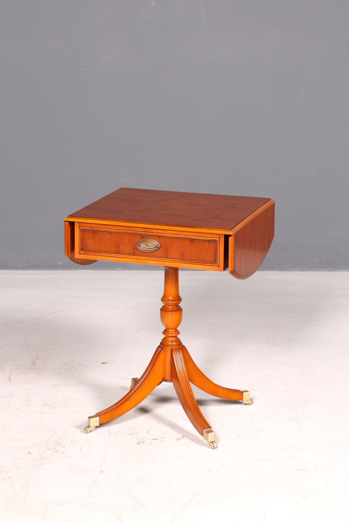 Traumhafter Original Heldense Beistelltisch Eibe Holz Klapptisch Ablagetisch Kommode Telefontisch