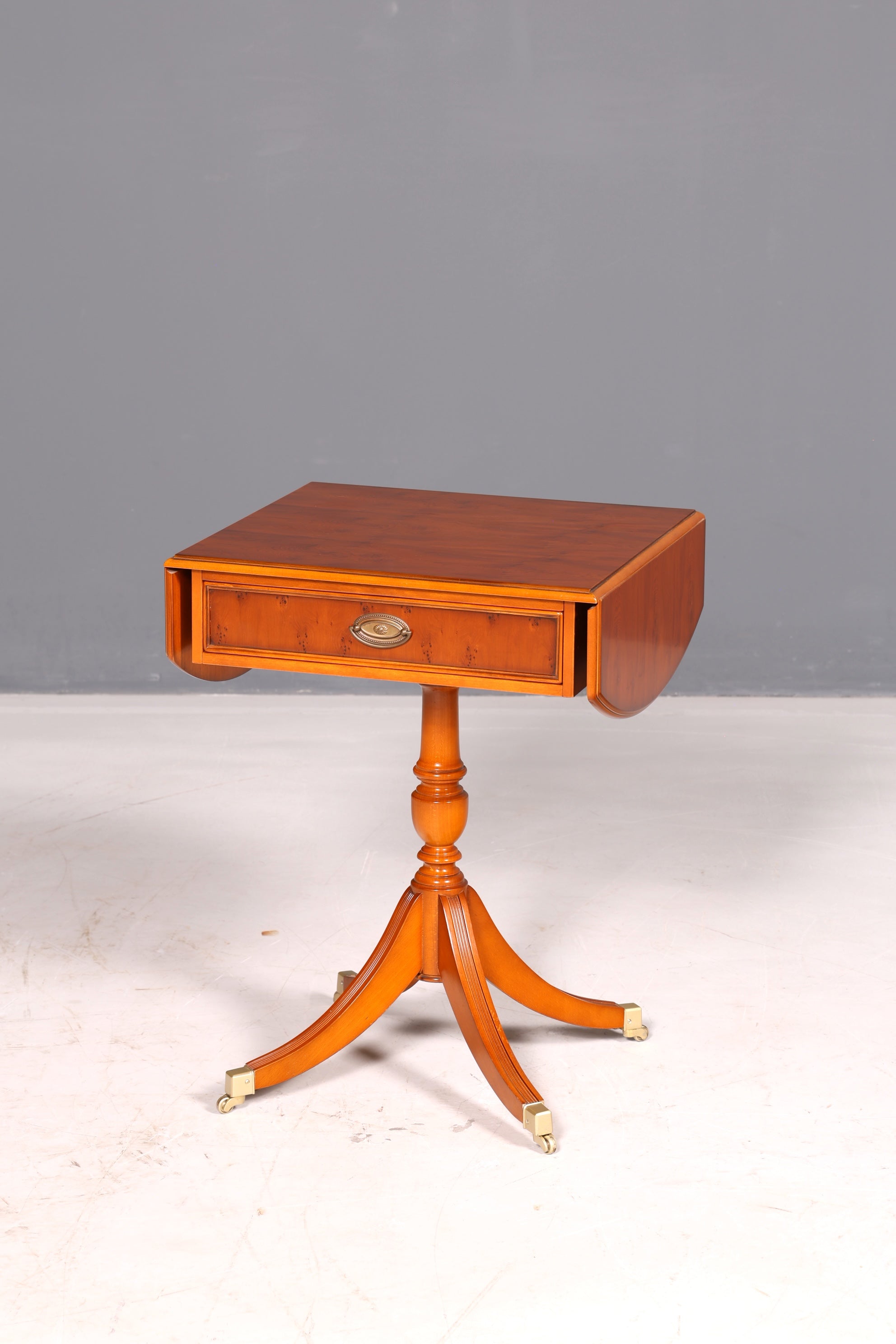 Traumhafter Original Heldense Beistelltisch Eibe Holz Klapptisch Ablagetisch Kommode Telefontisch