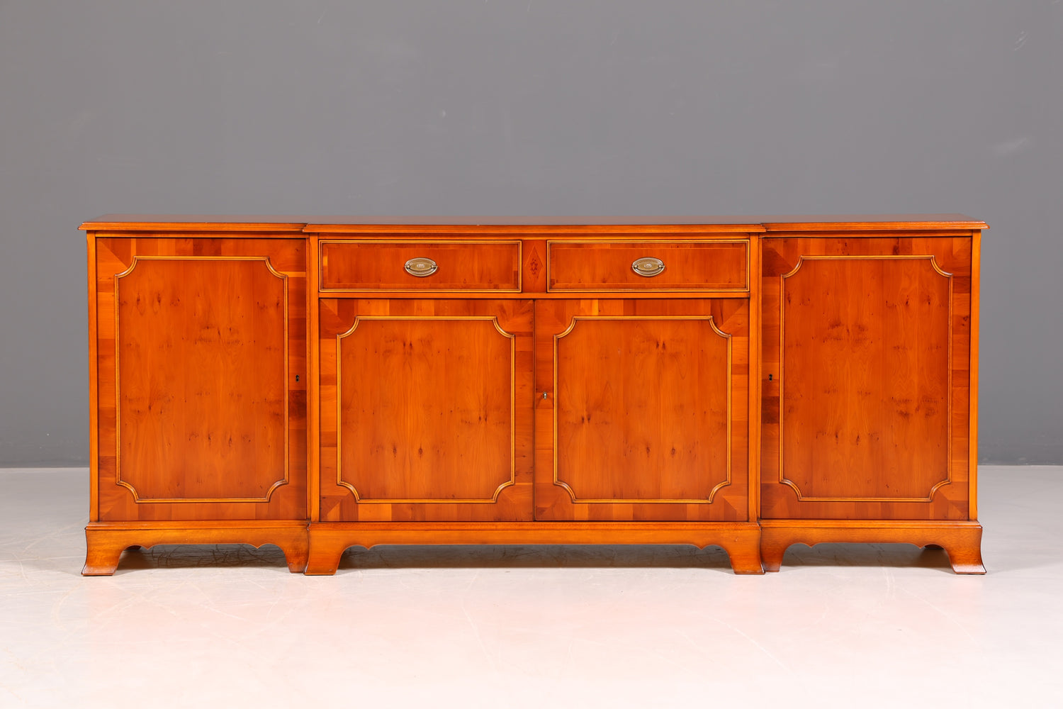 Wunderschönes Original Heldense Sideboard Eibe Englisch Buffetschrank Kommode Antik Schrank Vintage