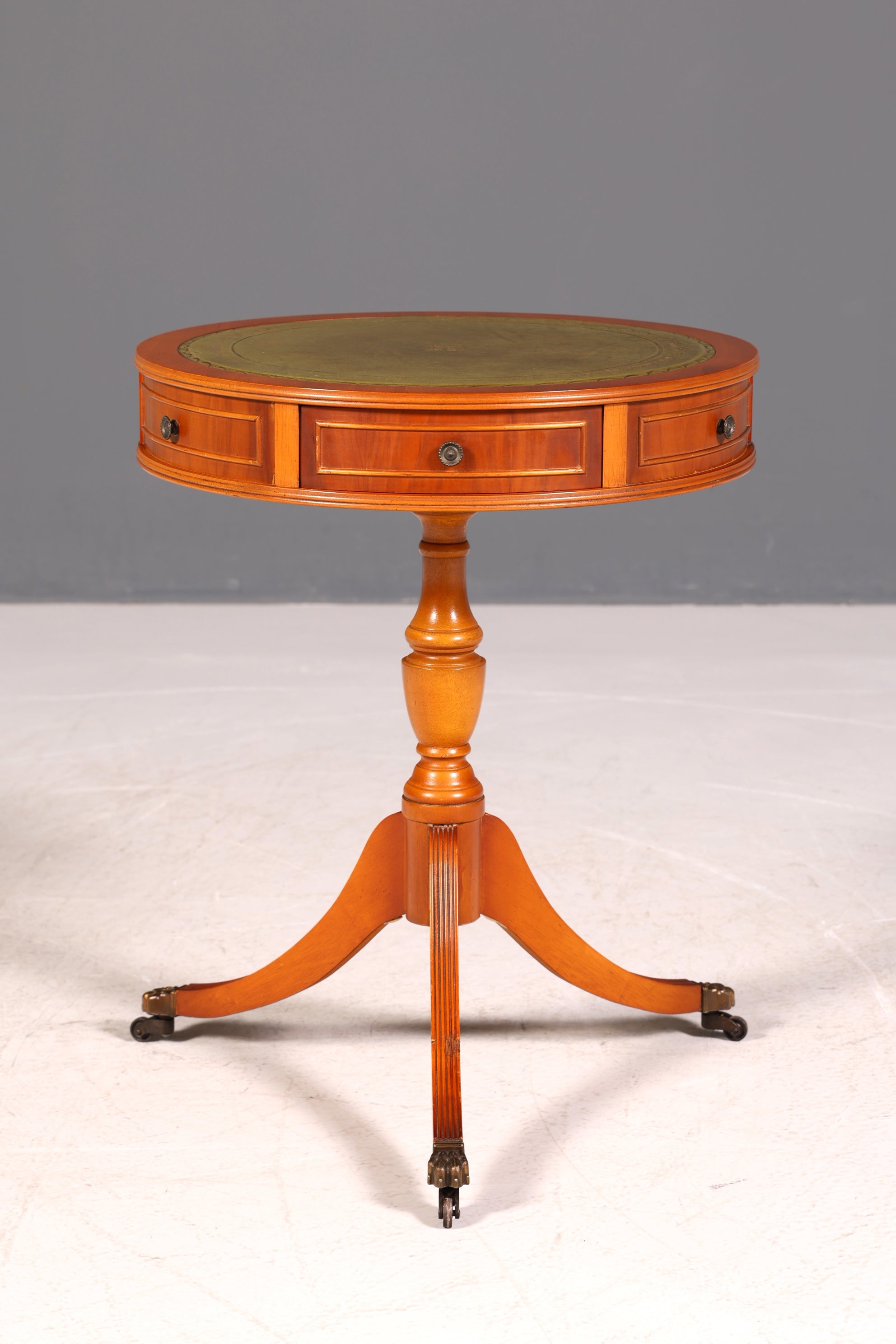 G049 Finish Traumhafter Englischer Tisch Couchtisch Englisch Antik Stil Ablagetisch Regency Stil Beistelltisch