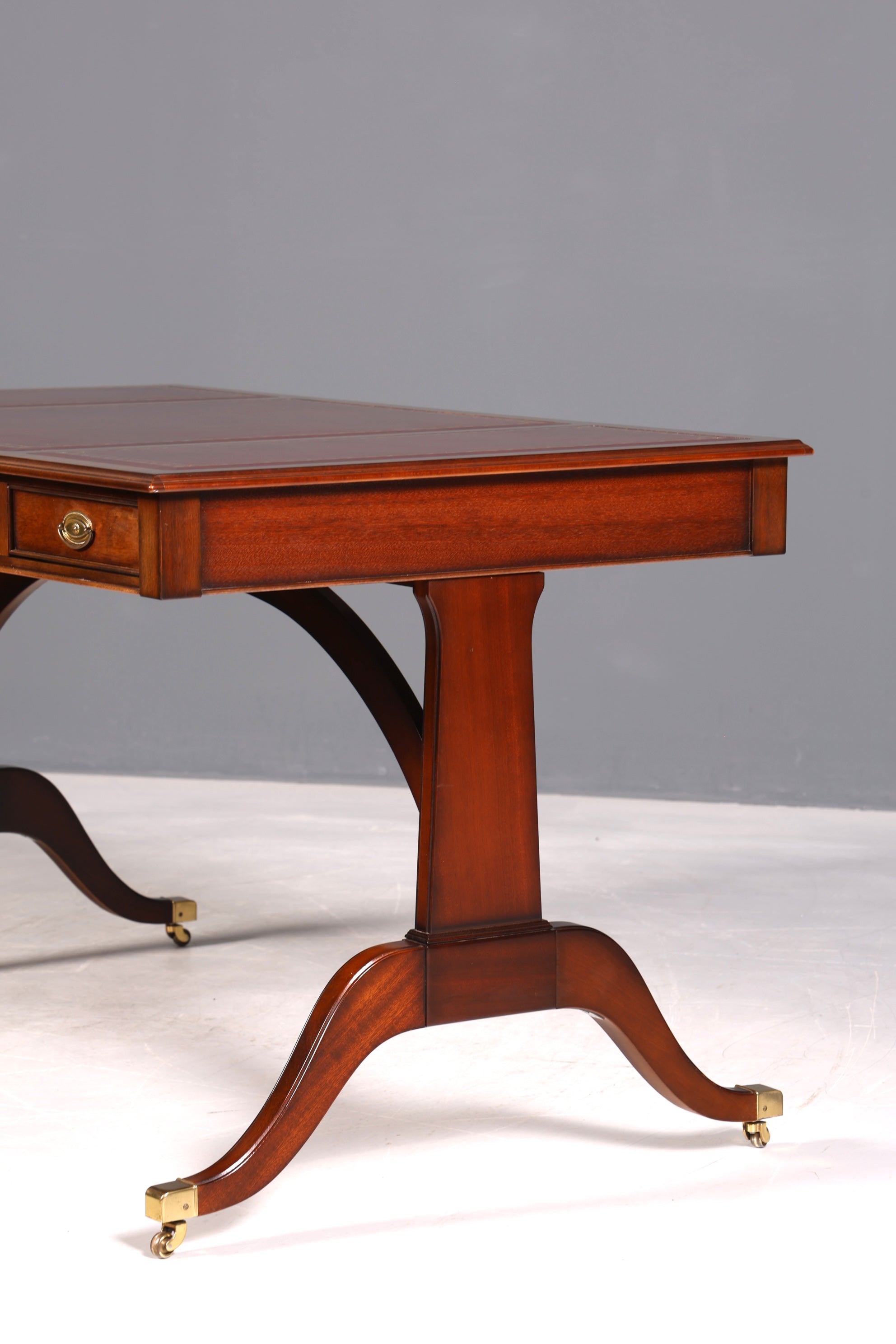 F959 Finish cm Filigraner Englischer Schreibtisch Englisch Desk Bürotisch 60s Office Table