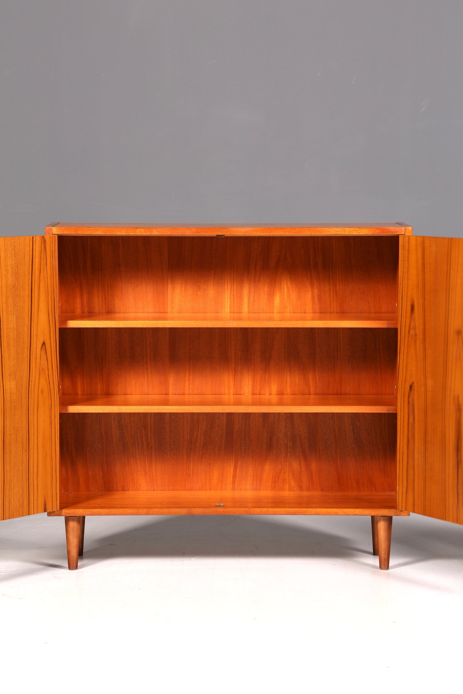 Edler Hellerau Schrank Mid Century Vintage Highboard Vertiko Wandschrank 60er Jahre