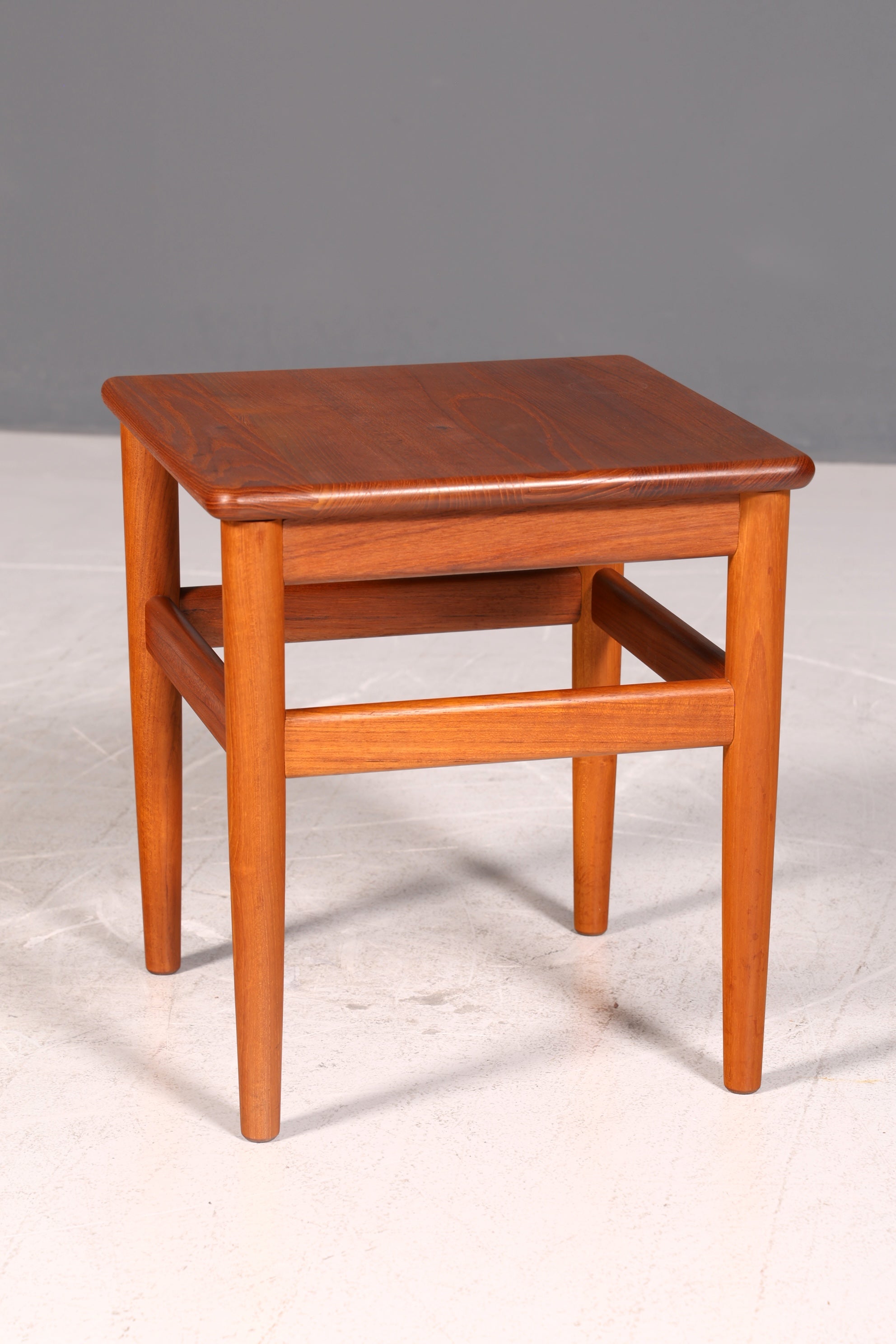 Edler Mid Century Beistelltisch Danish Design Blumenhocker Teak Ablagetisch Vintage 60er Danish Design Tisch 2 von 2