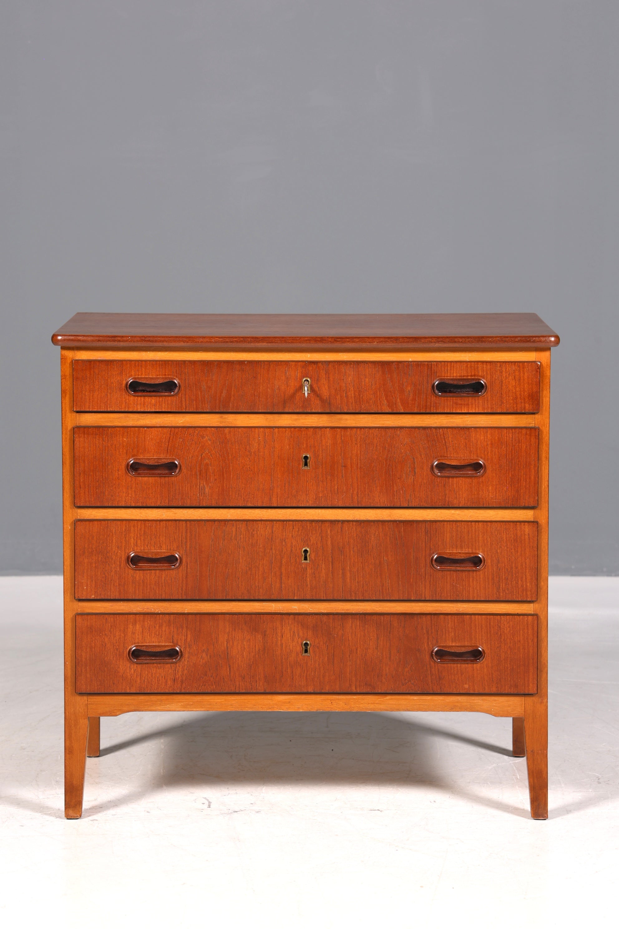 Commode de rêve de style mid-century, design danois, buffet en bois de teck, commode vintage