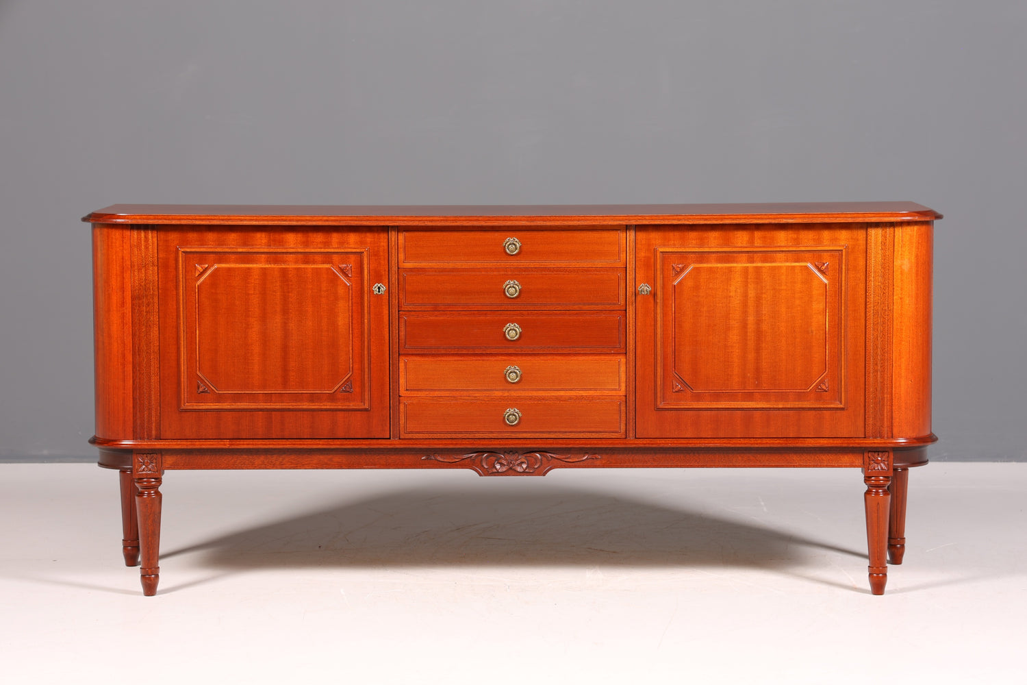 Buffet de style gustavien, commode, meuble TV, antiquité des années 1960