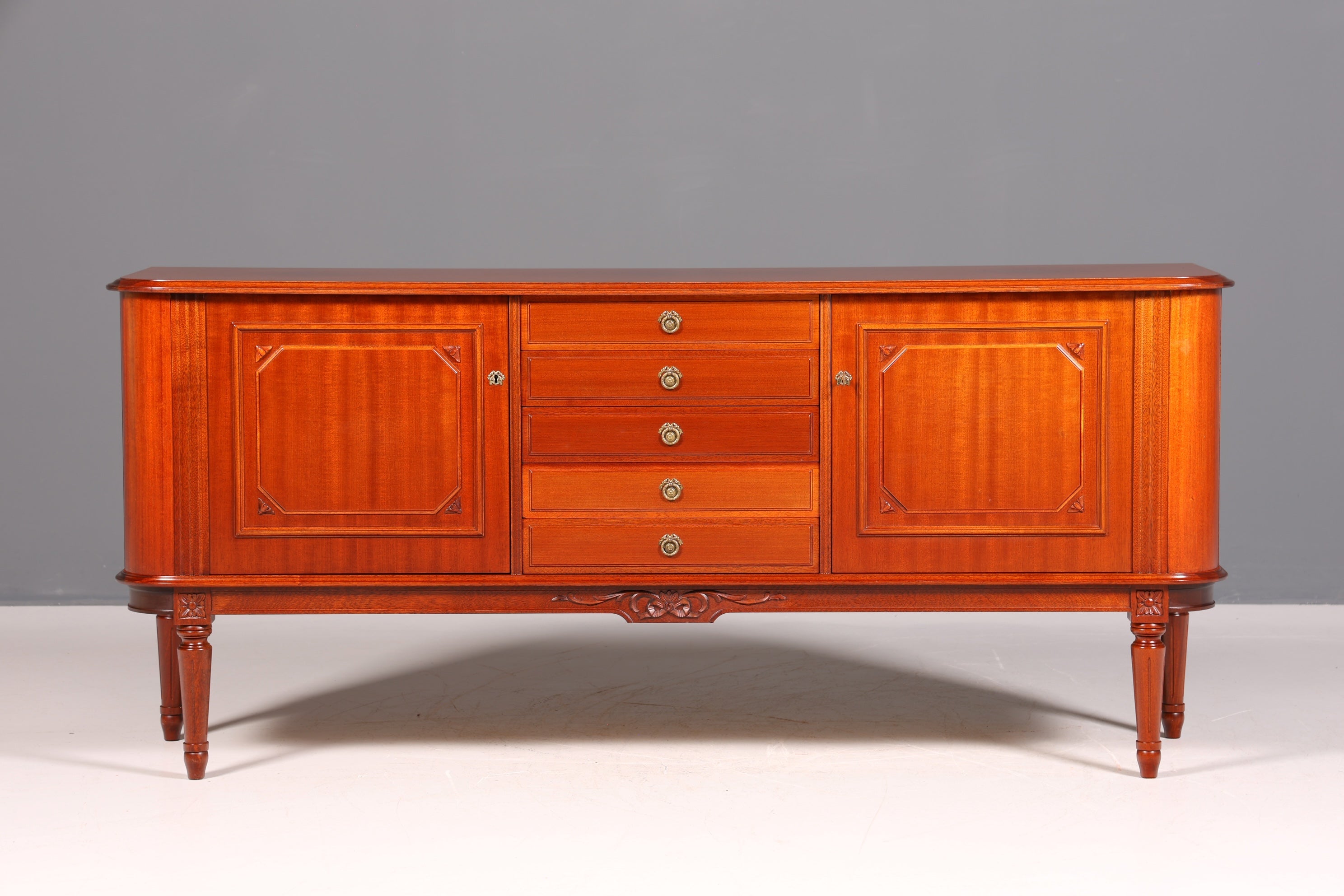 Buffet de style gustavien, commode, meuble TV, antiquité des années 1960