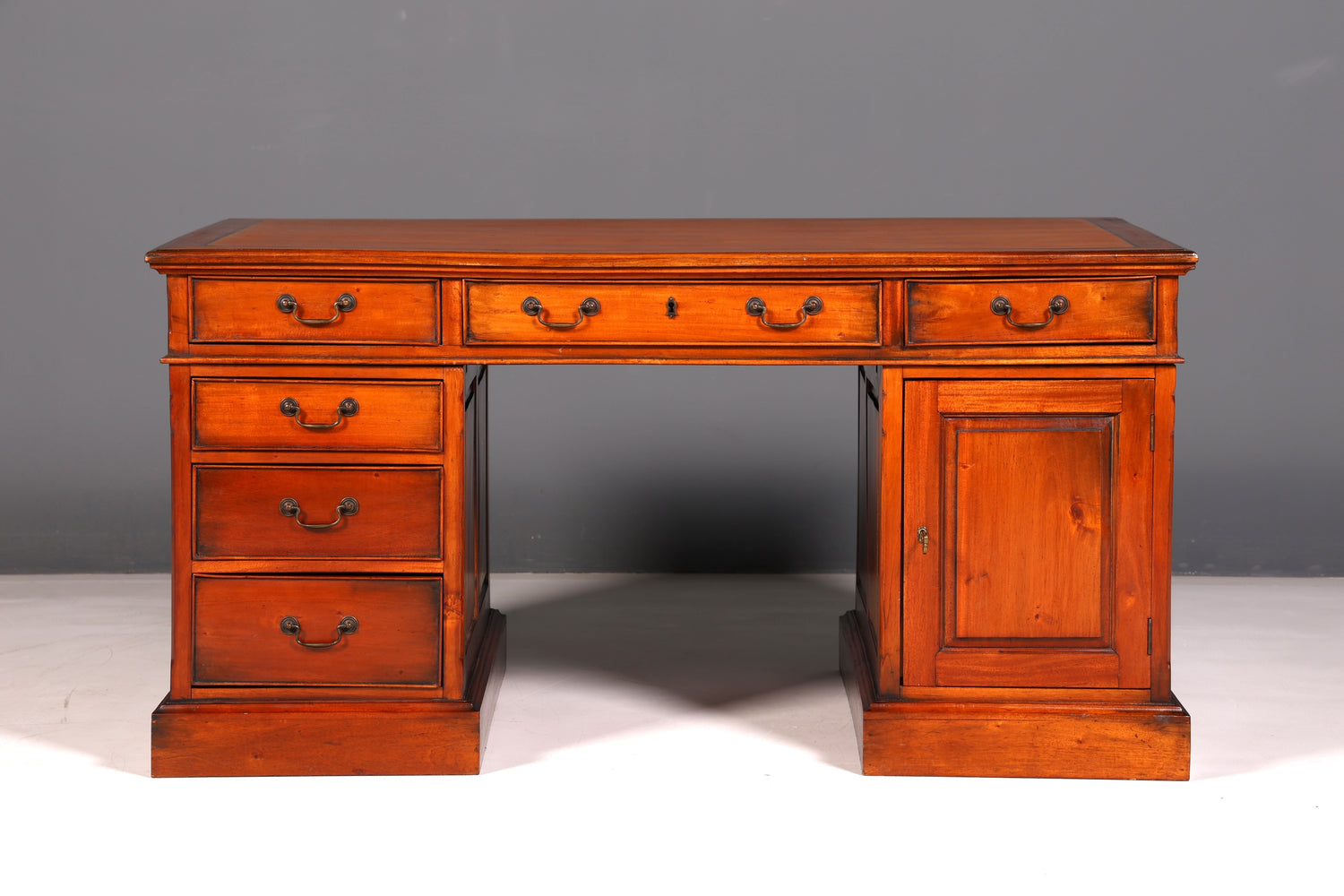 Magnifique bureau anglais en acajou, bureau de travail ancien, bureau professionnel, bureau partenaire