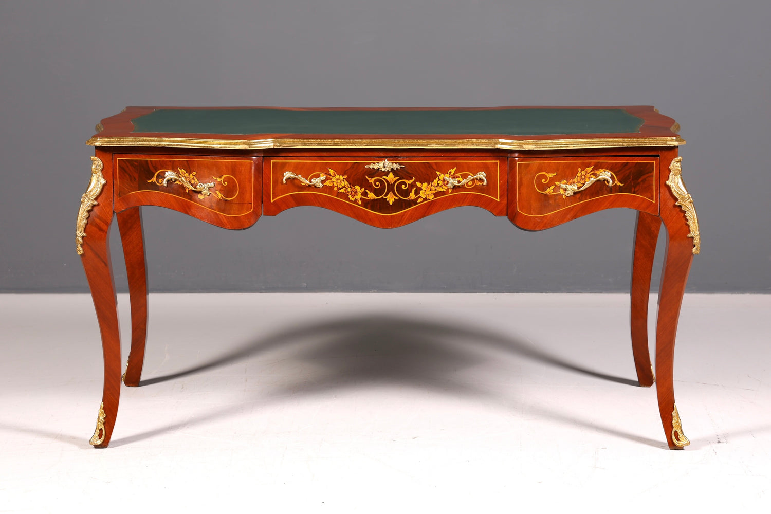 Prächtiger Louis XV Stil Schreibtisch French Desk Antik Stil Bürotisch Echt Holz Messing