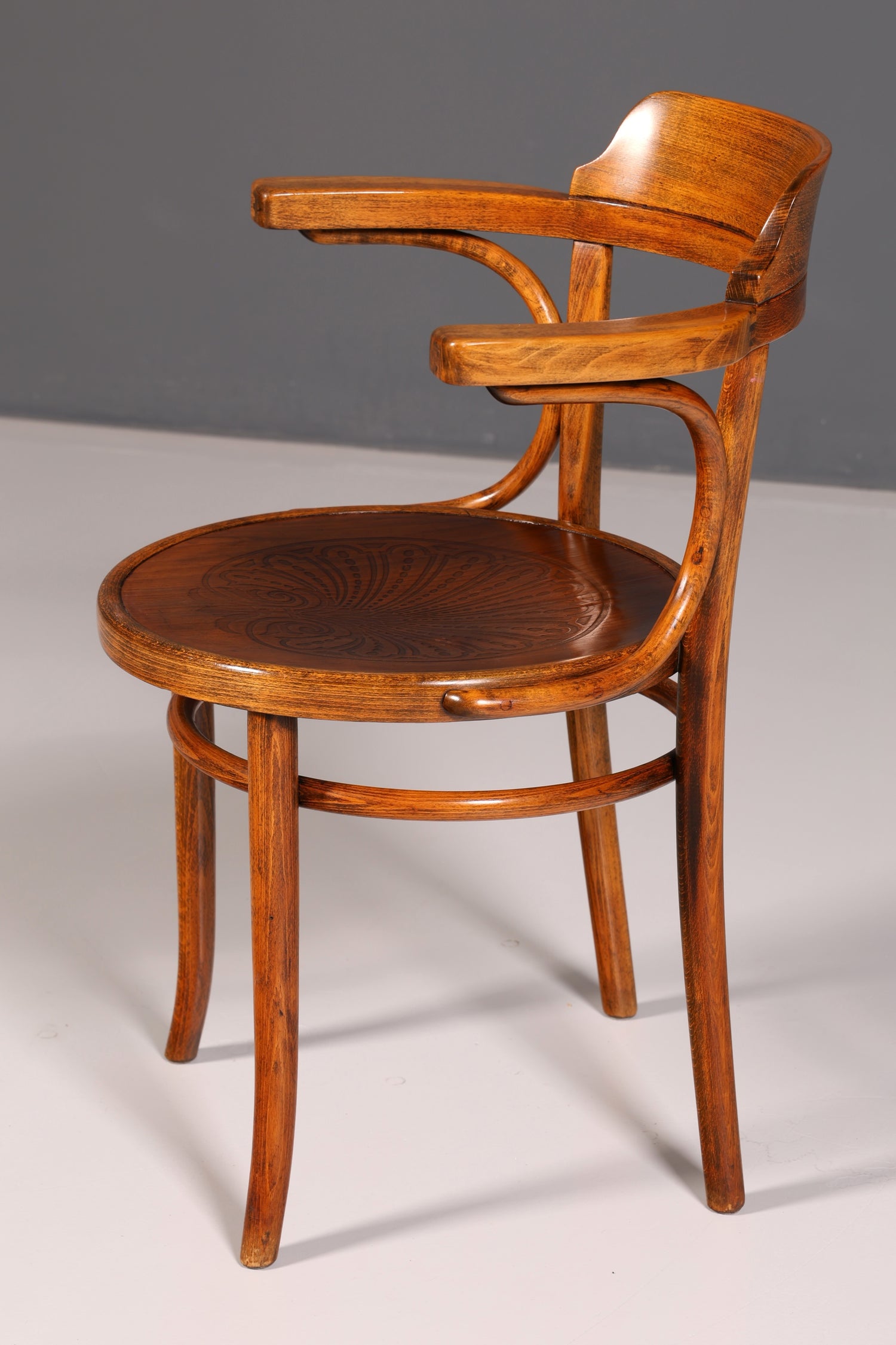 Magnifique fauteuil à accoudoirs de style Thonet, en bois courbé, antique, chaise de secrétaire vintage pour salle à manger ou cuisine