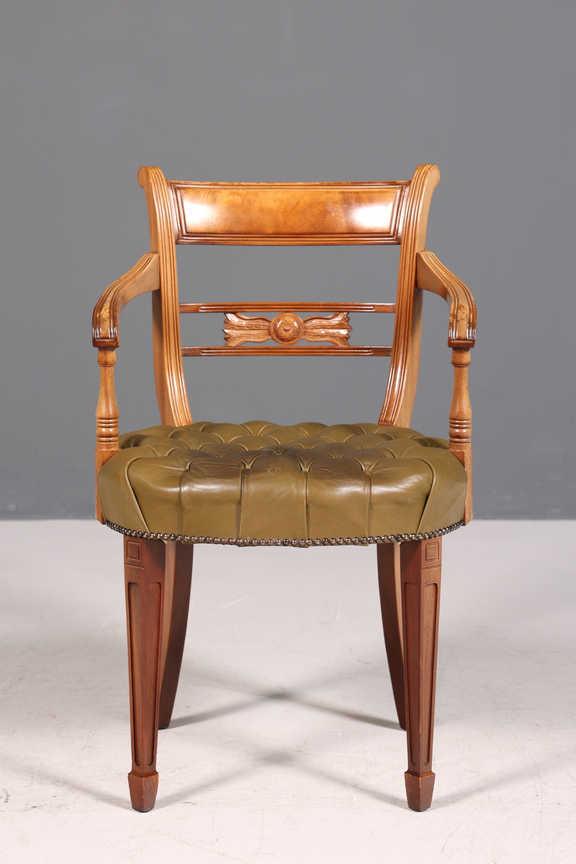 Magnifique fauteuil Chesterfield, chaise secrétaire Anno Dom, chaise de cuisine anglaise en cuir véritable, 2 sur 2