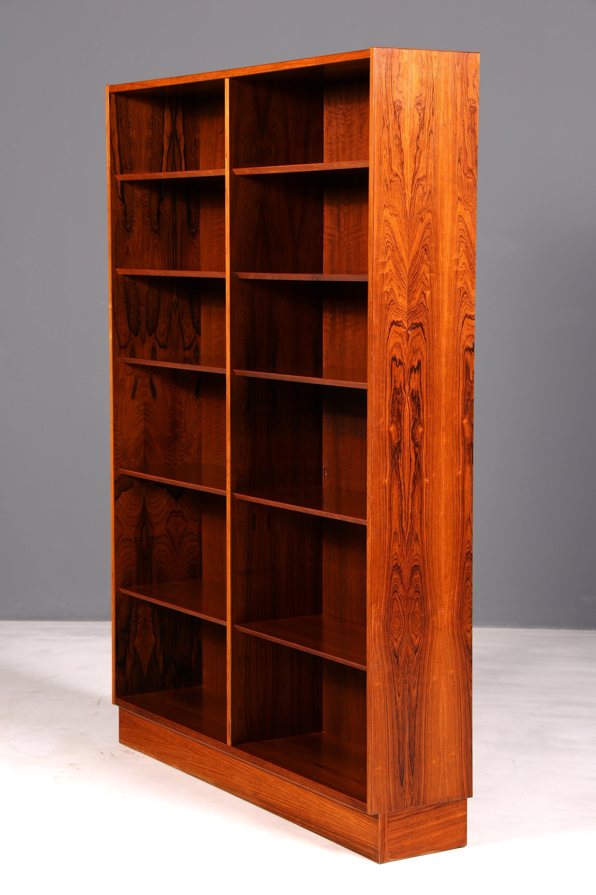 Magnifique étagère XXL originale Hundevad du milieu du siècle en palissandre, design danois, fabriquée au Danemark, bibliothèque vintage des années 1960