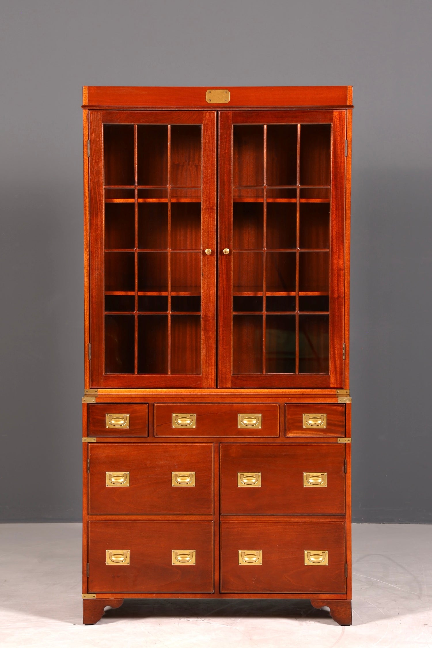 Beeindruckender Maritimer Vitrinenschrank Englischer Schrank echt Holz Bibliothek Englische Anrichte