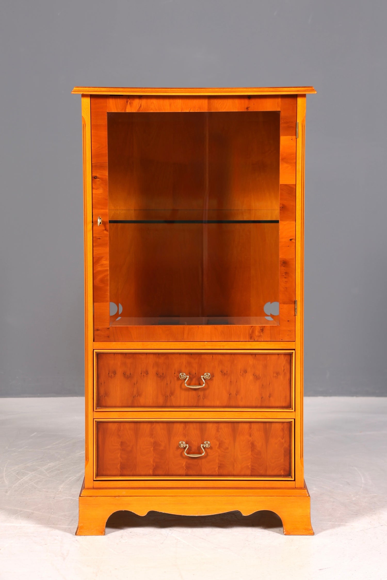 G015 Finish Wunderschöne Englische Vitrine Eibe Bücherschrank Buffet Antik Stil Glasvitrine