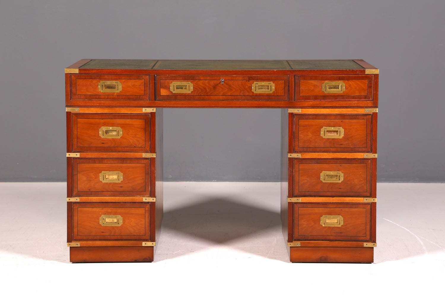 Edler Maritimer Schreibtisch Englisch Military Chest Bürotisch Echt Lederauflage Office Table