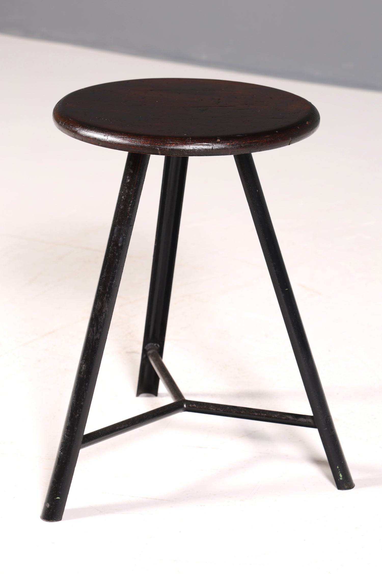 Wunderschöner Mid Century Hocker Bistro Hocker Vintage Industrial Stil Stuhl 60s