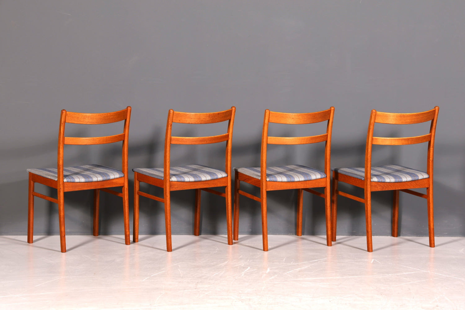 G403 Finish cm 4x Mid Century Teak Holz Stühle Made in Denmark Retro Stuhlset Danish Design Küchenstühle (Kopie)