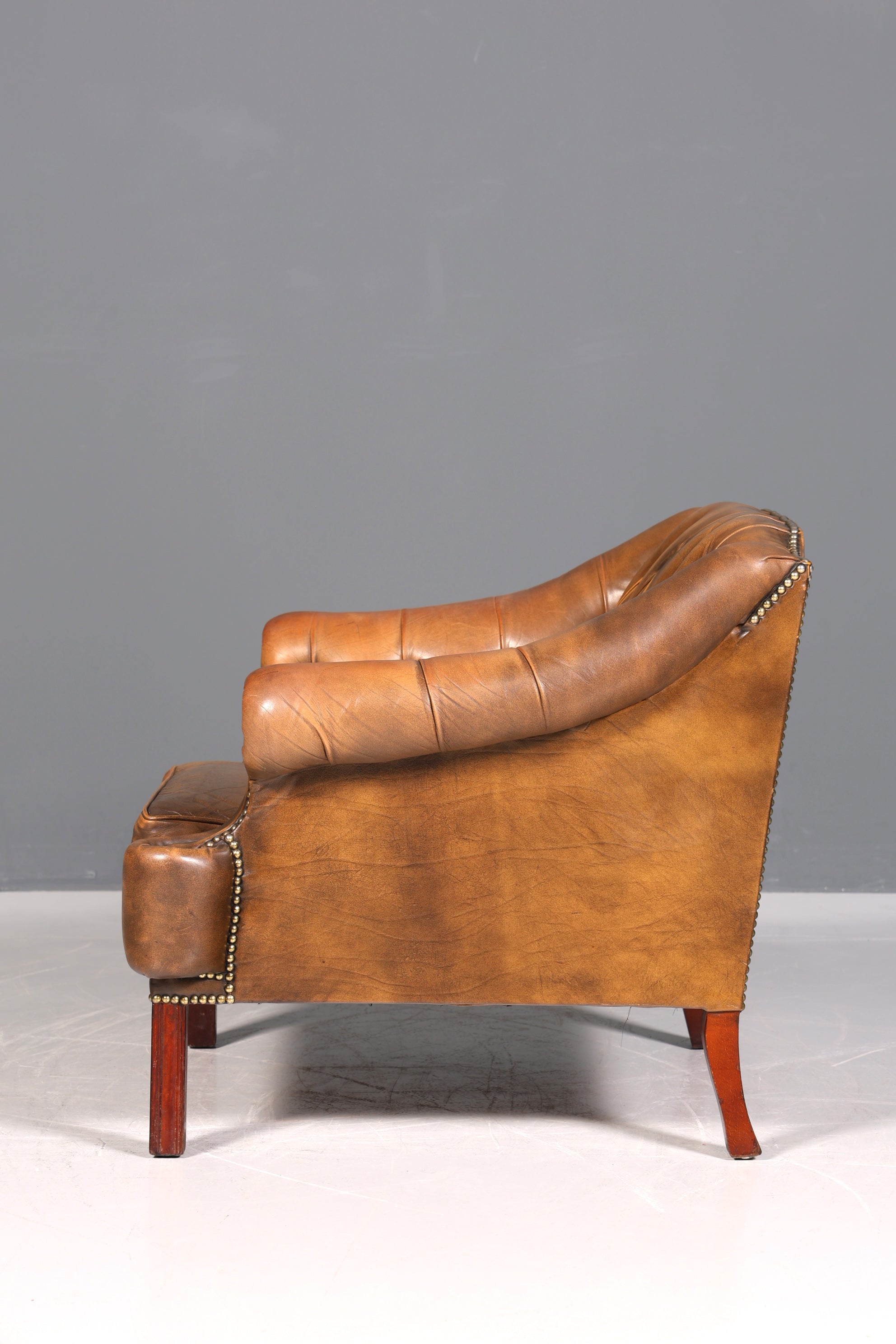 Magnifique et rare fauteuil Chesterfield, fauteuil anglais en cuir, fauteuil de gentleman, 1 sur 2