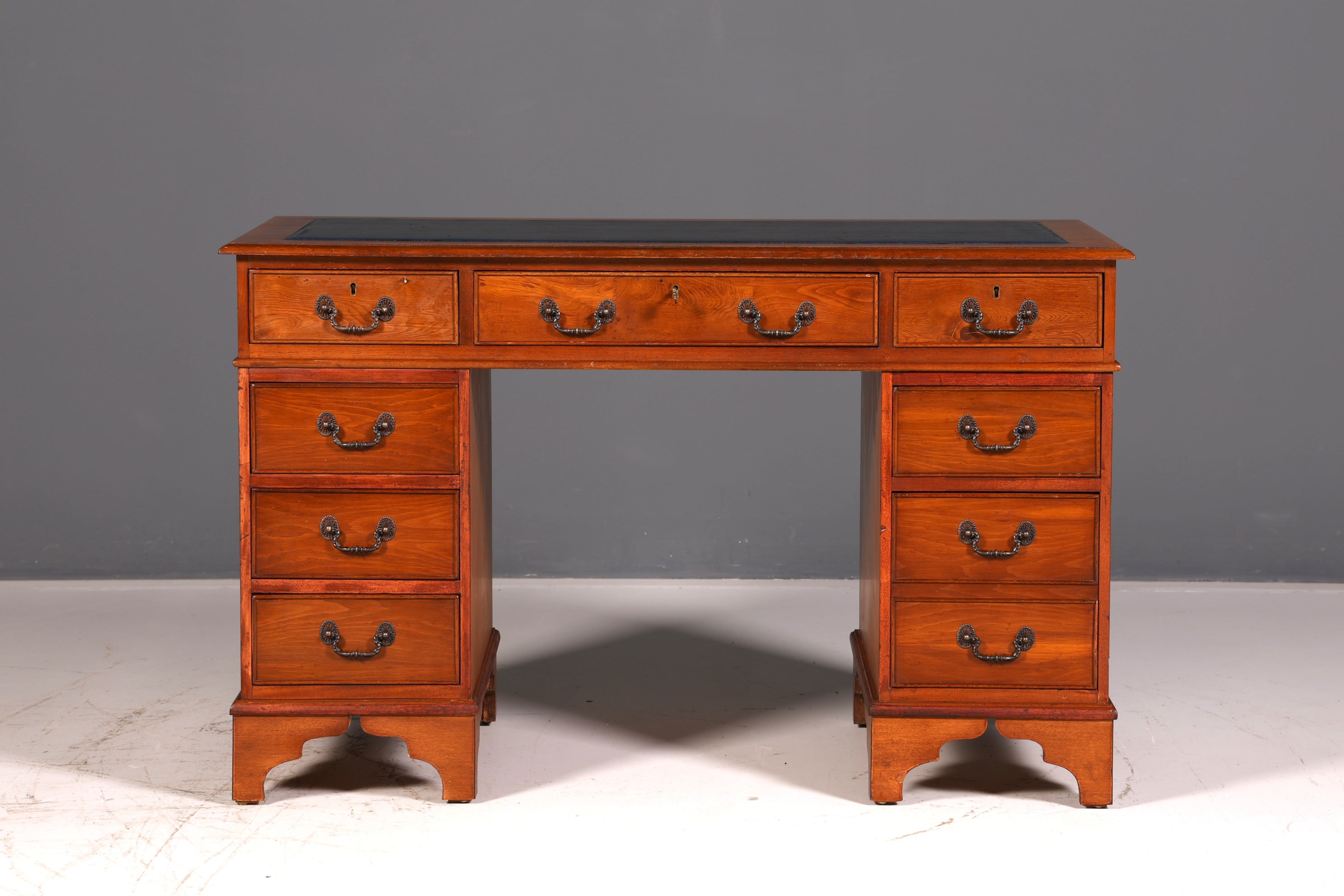 Beautiful English desk, cherry wood, genuine leather inlay, office desk, antique vintage
