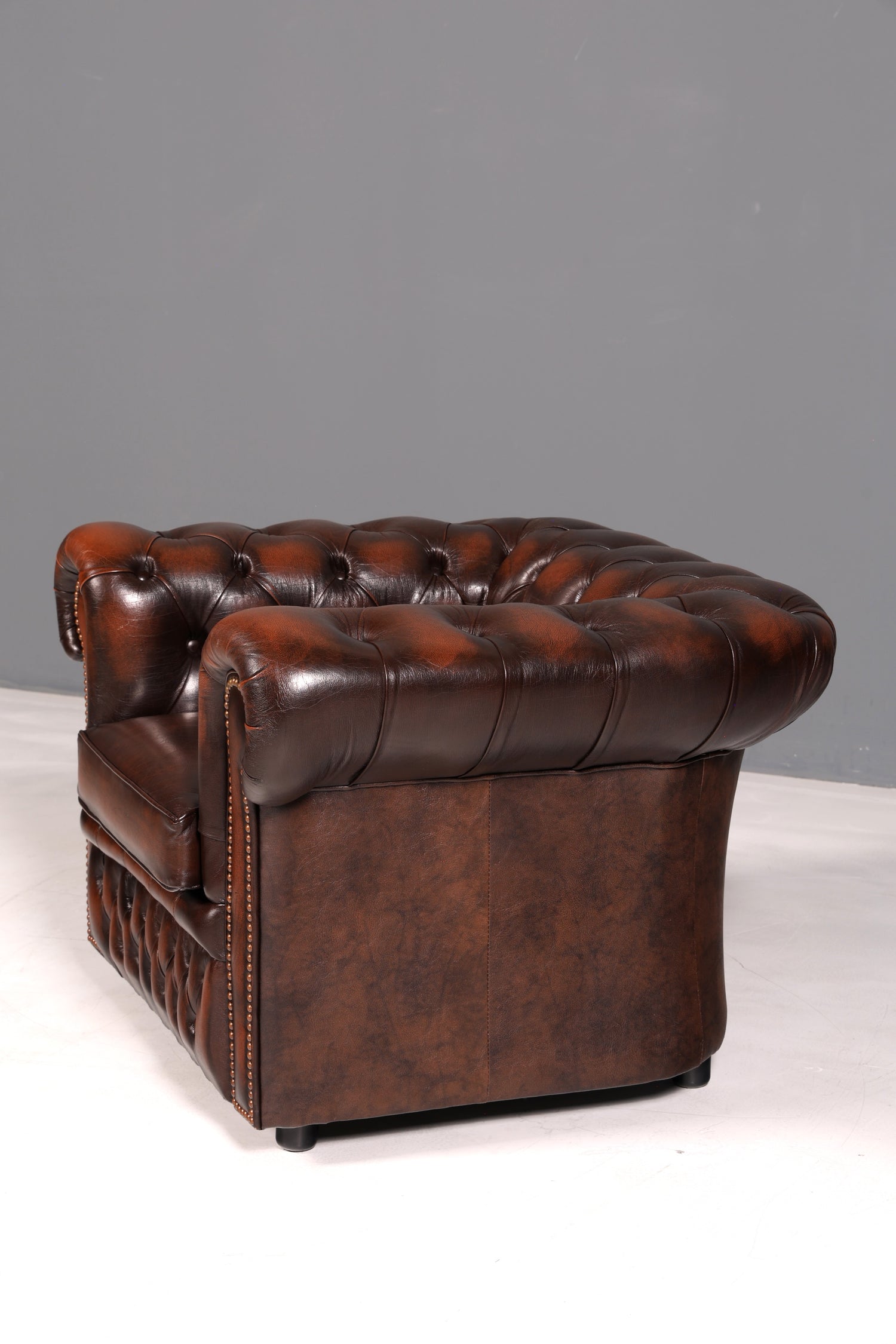 Élégant fauteuil Chesterfield Centurion original, fauteuil anglais à accoudoirs, fauteuil de gentleman en cuir, Angleterre