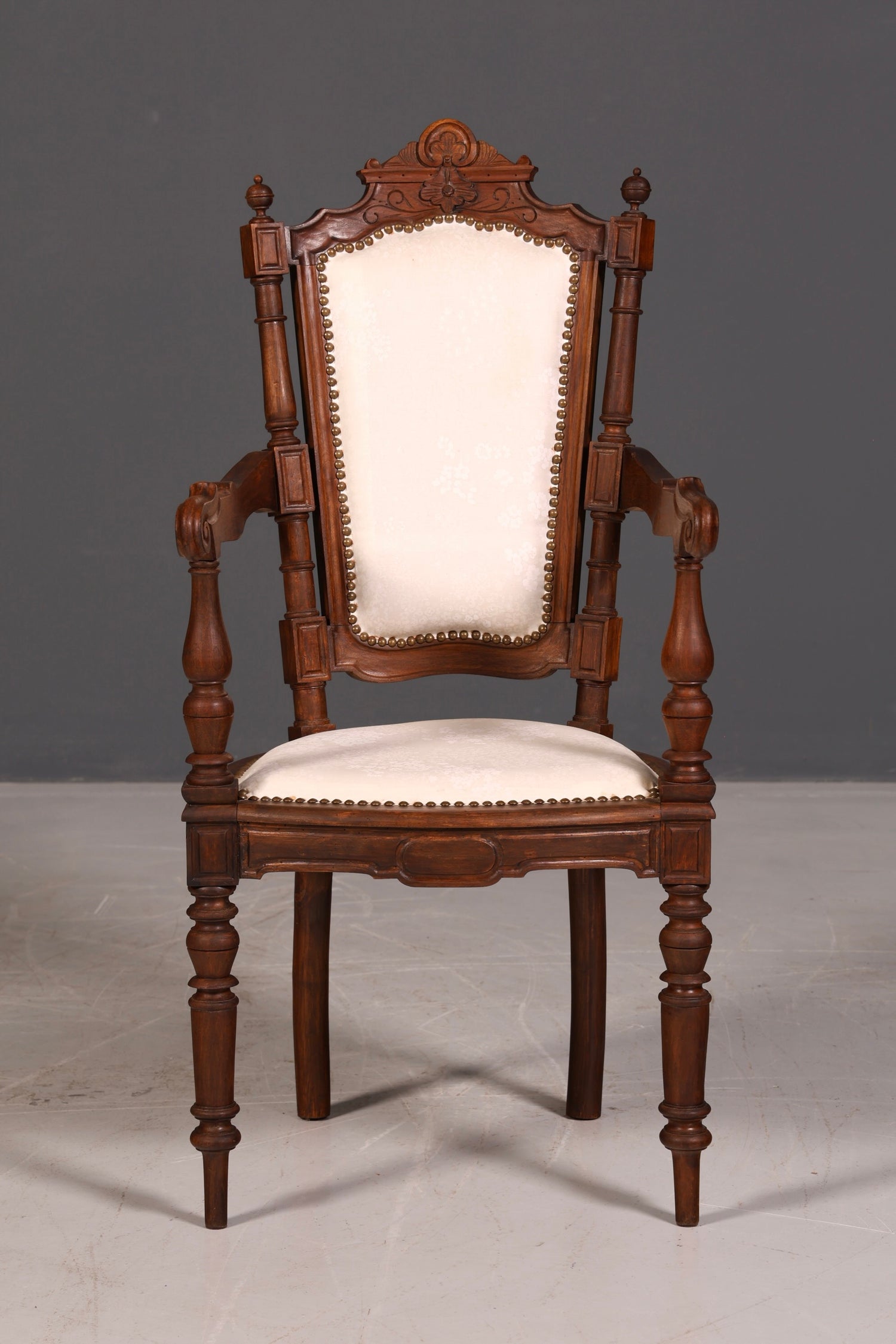 Élégant fauteuil de style néorenaissance, chaise ancienne de l’époque Gründerzeit, chaise de secrétaire, chaise de bureau, chaise rembourrée 2 sur 2