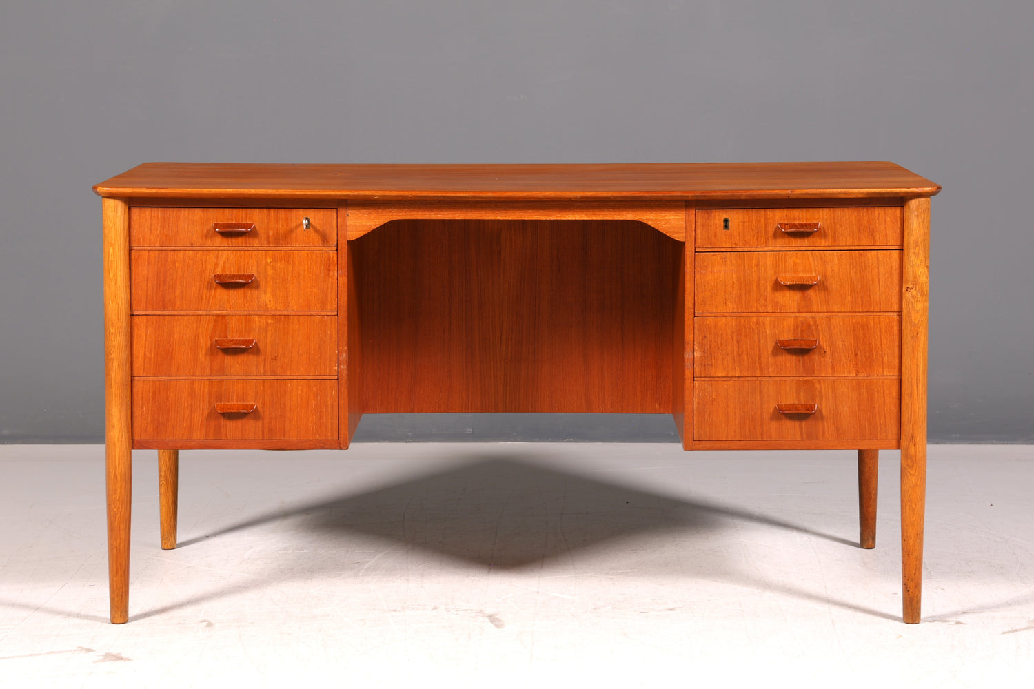 Wunderschöner Mid Century Schreibtisch Danish Design Bürotisch Office Table 60er Jahre Vintage Schreibmöbel