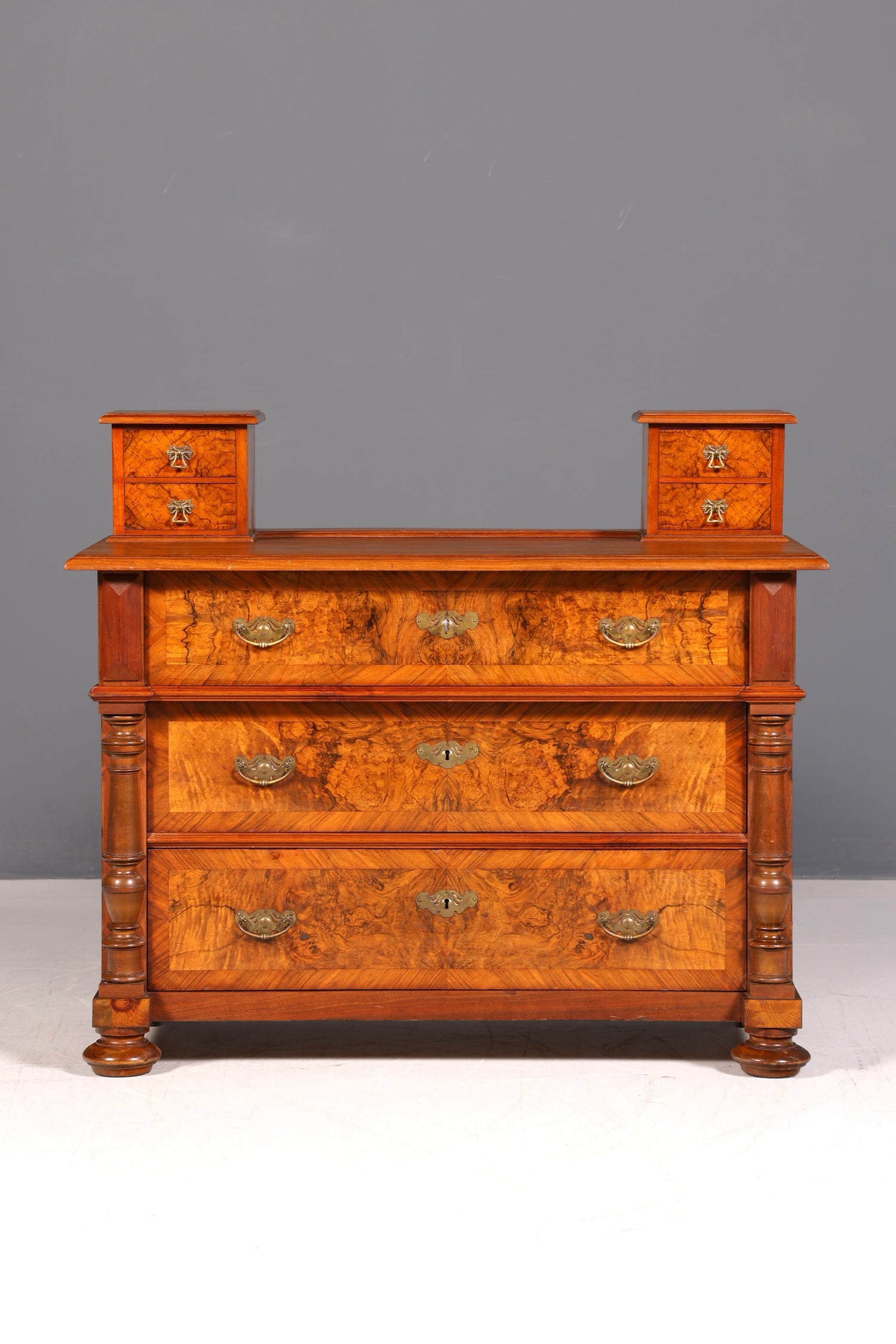 Wunderschöne Gründerzeit Kommode Louis Philippe Nussbaum Schubladenkommode Sideboard Antik um 1880