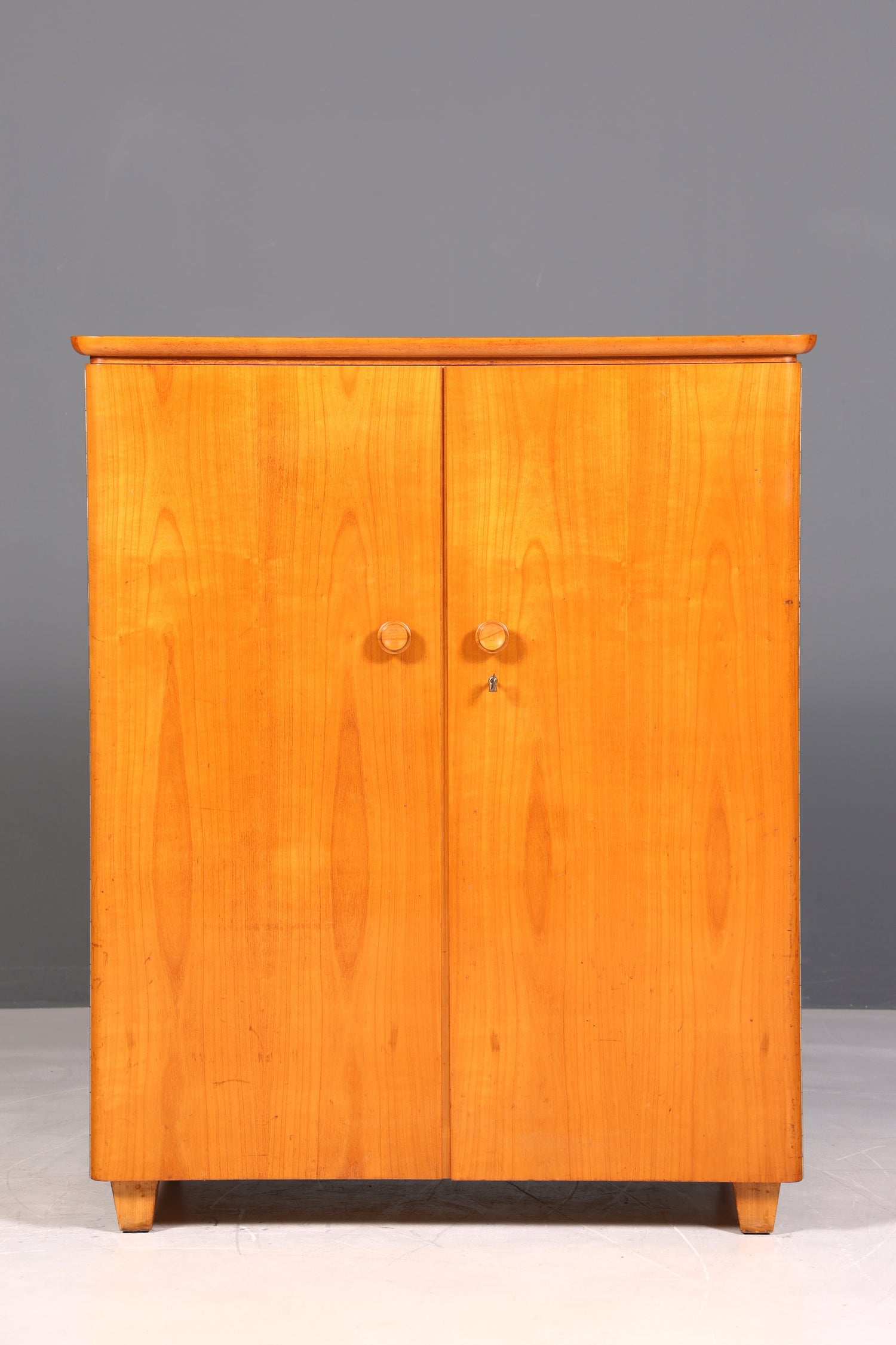 Magnifique meuble de style mid-century, armoire à linge des années 1960, classeur, commode