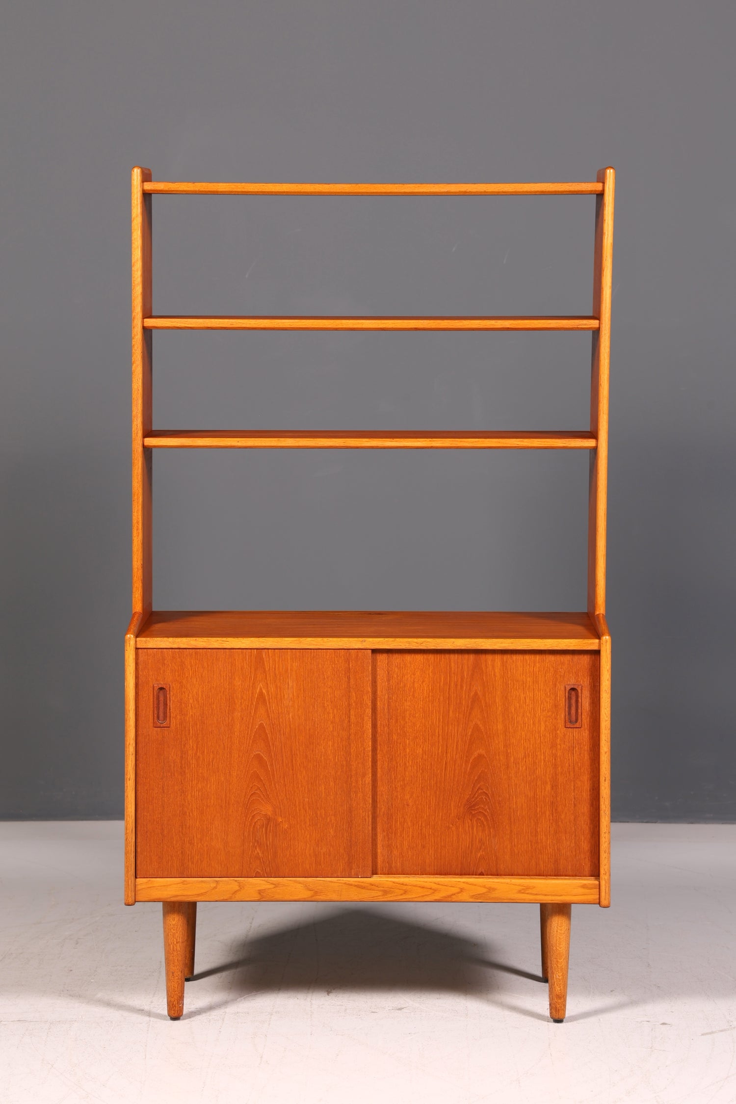 Schlichtes Mid Century Bücherregal Danish Design Schiebetür Teak Holz Vintage Schrank Regal