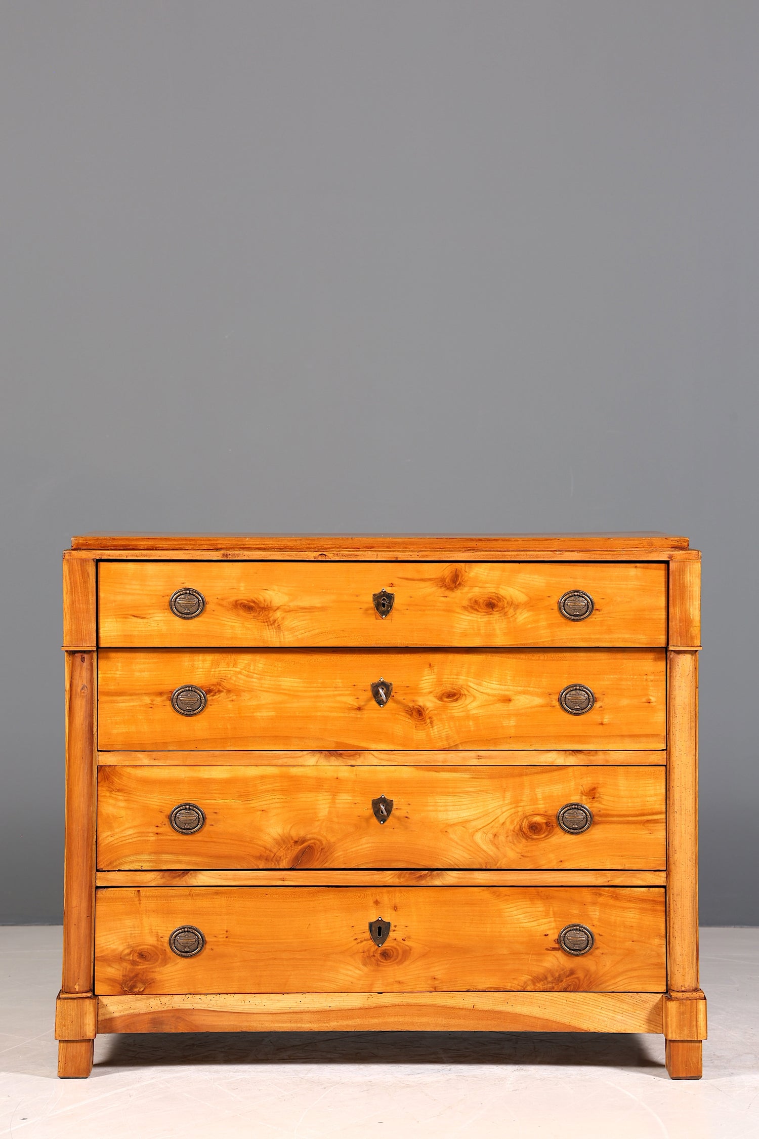 Magnifique commode ancienne de style Biedermeier, armoire, coiffeuse, coffre à linge