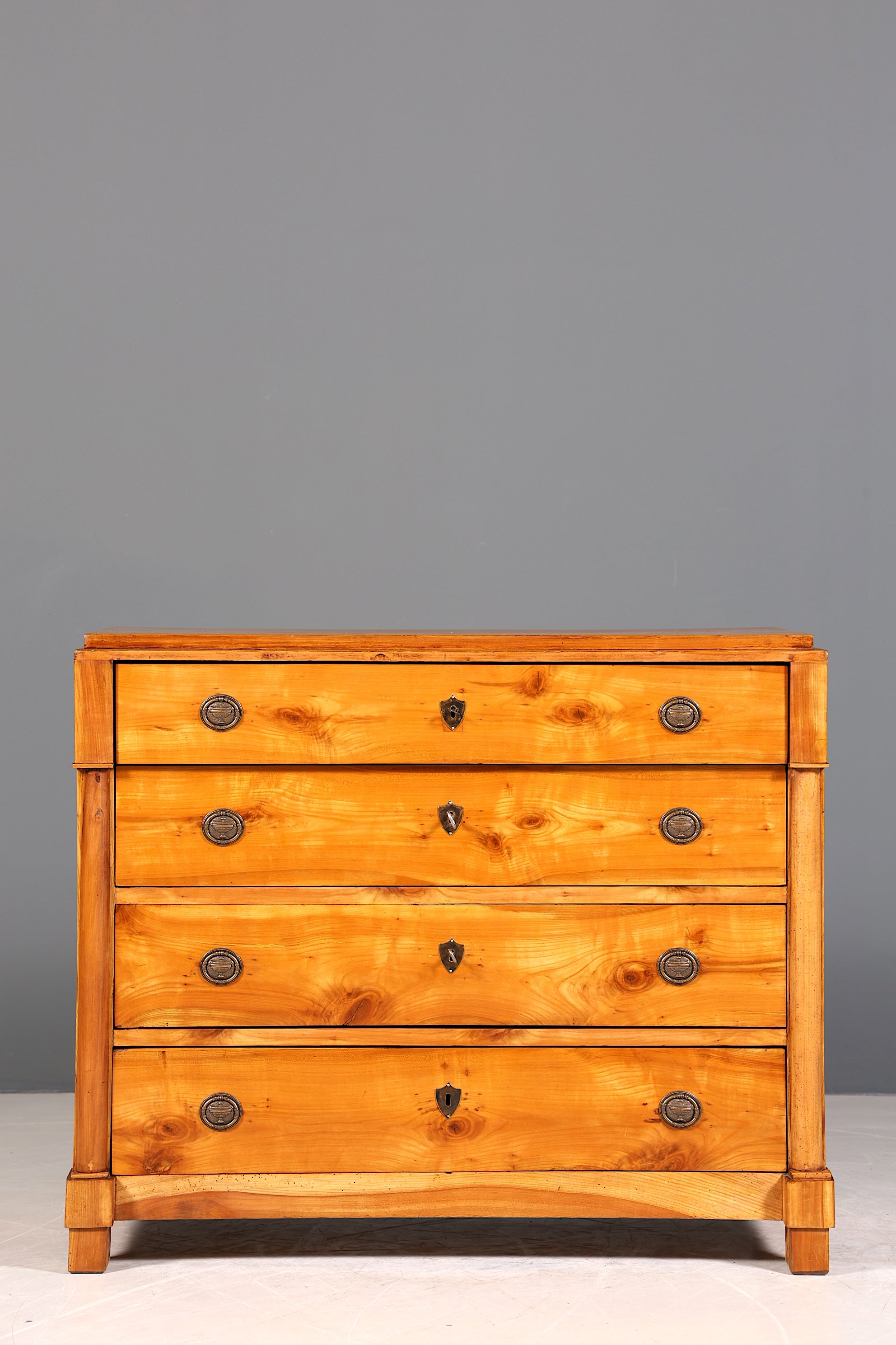 Magnifique commode ancienne de style Biedermeier, armoire, coiffeuse, coffre à linge