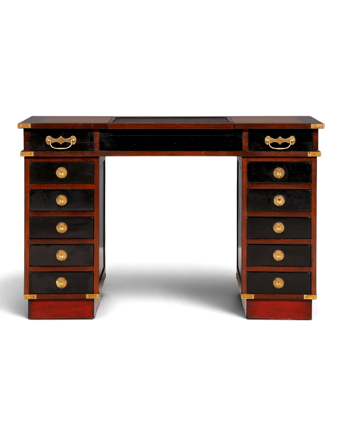 Hauptstadt Möblerei Schreibtisch im Military Chest Stil aus Holz mit schwarzer Lederauflage und Messingbeschlägen