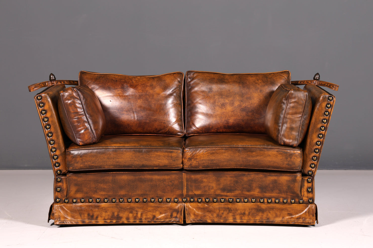 Wunderschönes Englisches Sofa im Knole Stil echt Leder Couch Englisch Polstersofa Antik Stil