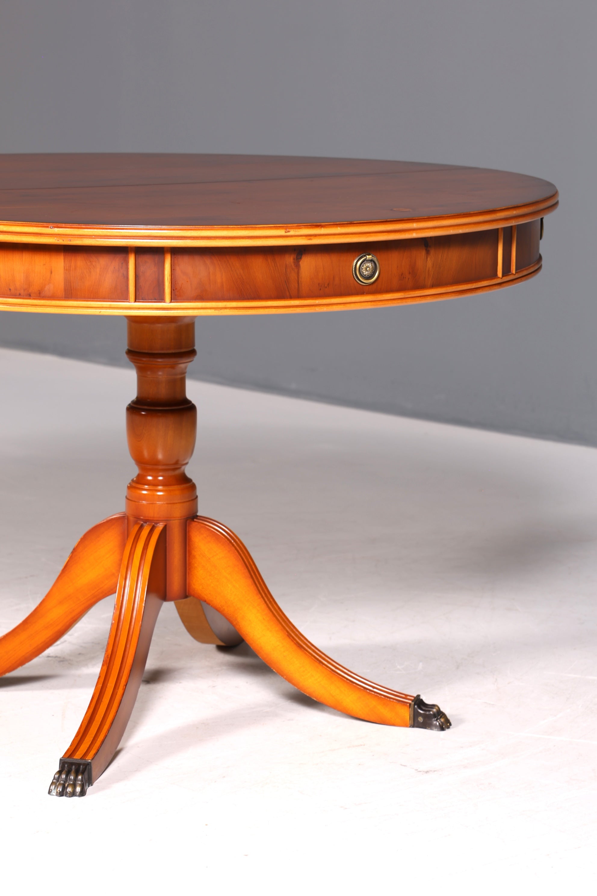 Magnifique table de salle à manger extensible anglaise, en if, style antique, table de cuisine des années 60