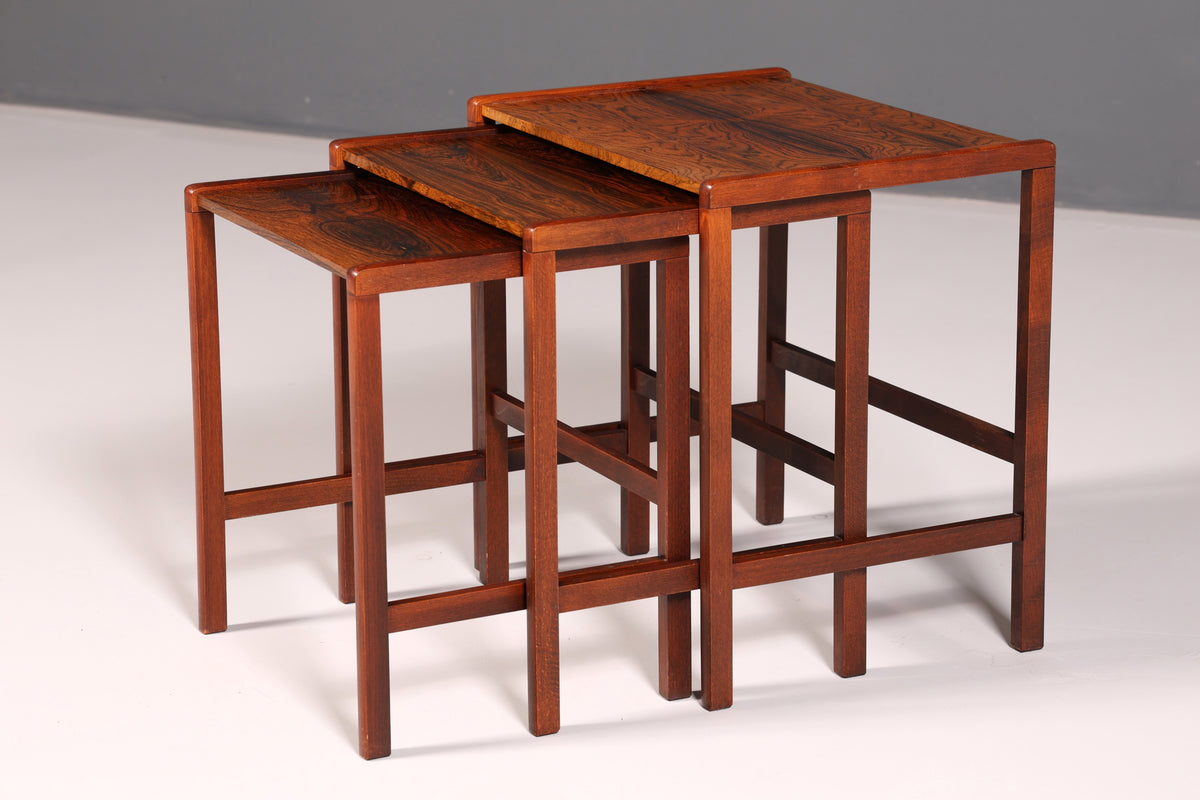 Ensemble de tables Filigranes du milieu du siècle, tables basses en palissandre, lot de 3 tables gigognes vintage, tables d’appoint découpées au laser