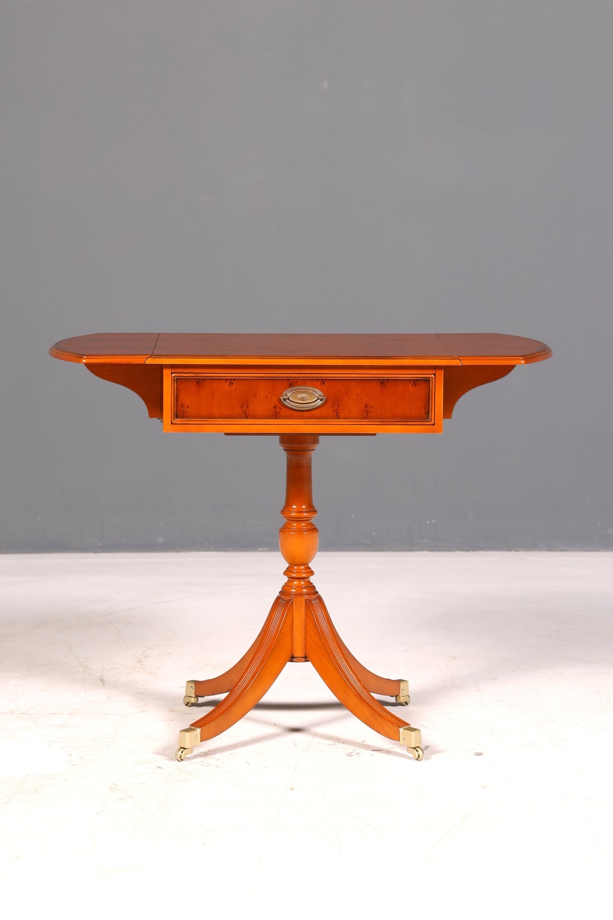 Traumhafter Original Heldense Beistelltisch Eibe Holz Klapptisch Ablagetisch Kommode Telefontisch