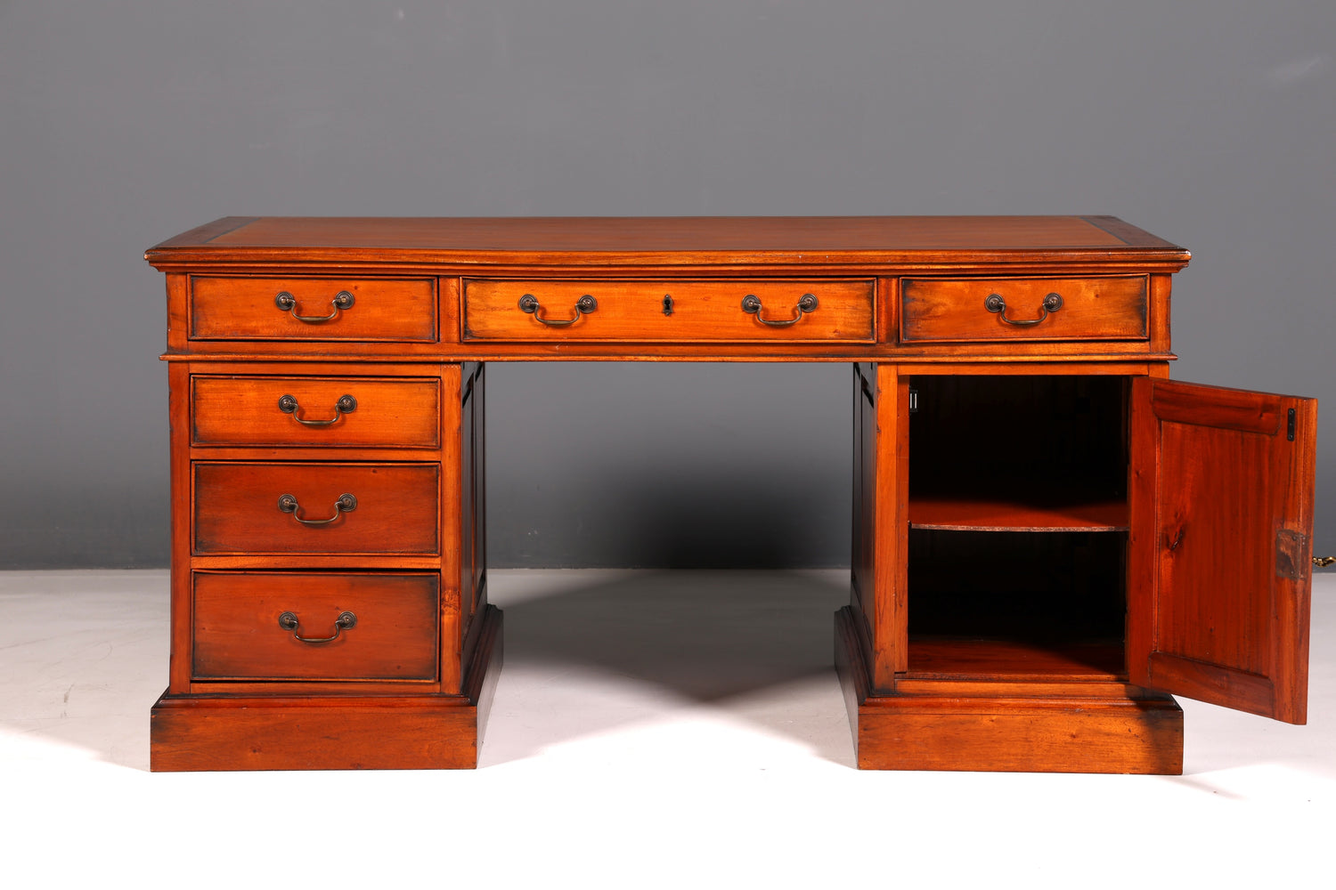 Magnifique bureau anglais en acajou, bureau de travail ancien, bureau professionnel, bureau partenaire