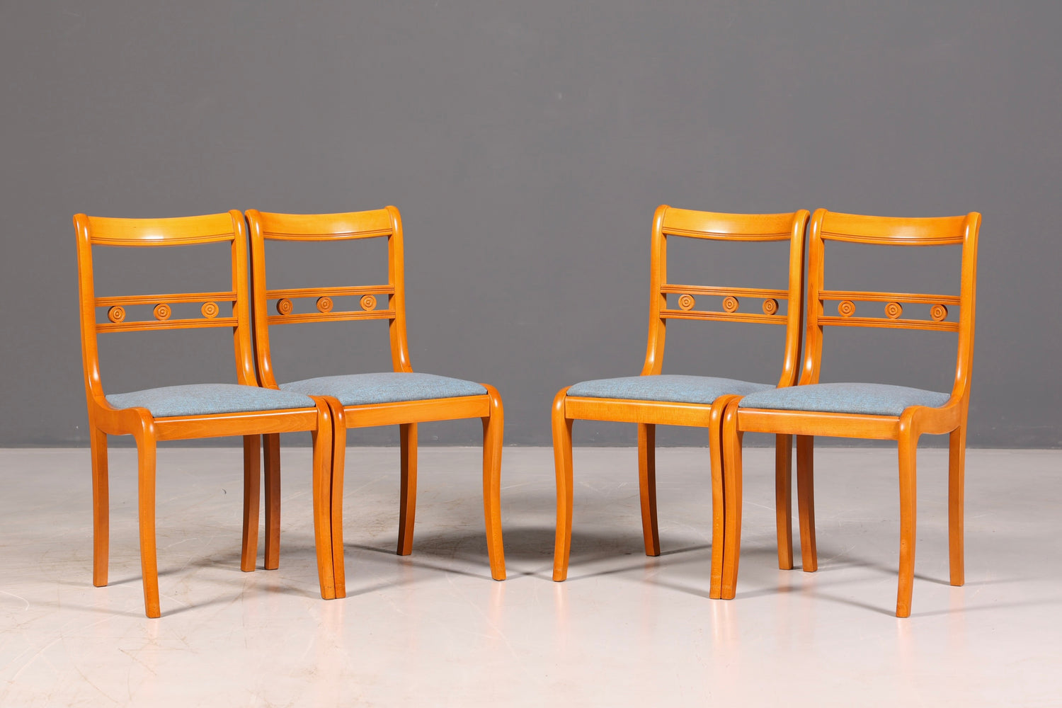Edles 4er-Set Englische Esszimmerstühle Dining Chairs Antik 60er Jahre Küchenstühle Stuhlset neu bezogen