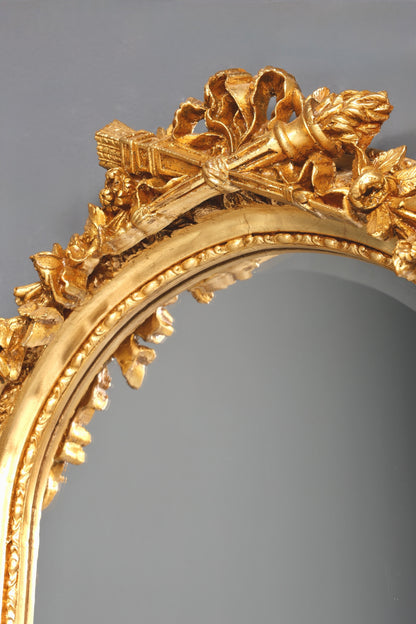 Magnifique miroir sur pied de style baroque orné, style antique, ornement doré, miroir de couloir