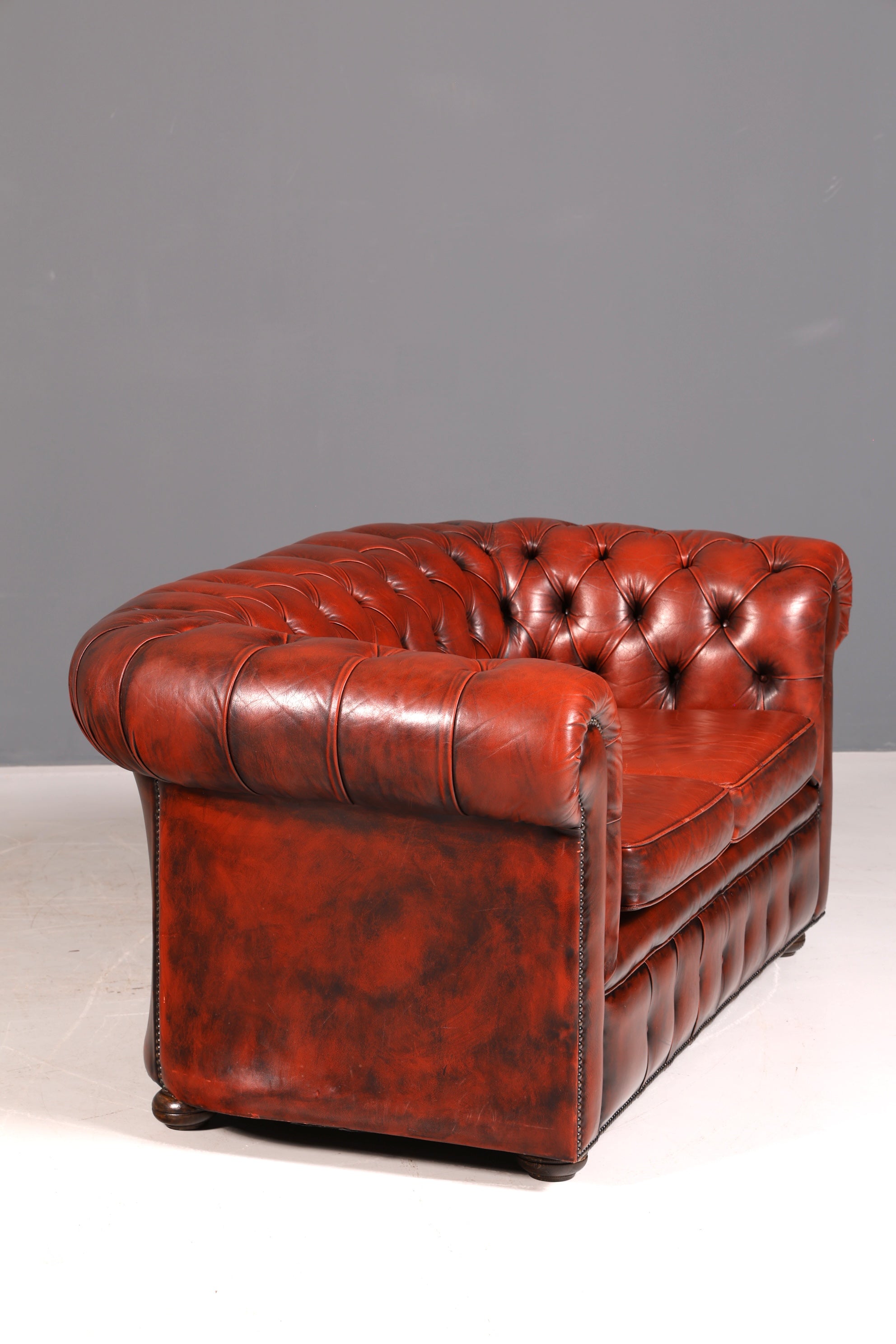 Wunderschönes Original Chesterfield Sofa 2-Sitzer Couch England Echtleder Polstersofa Ledersofa