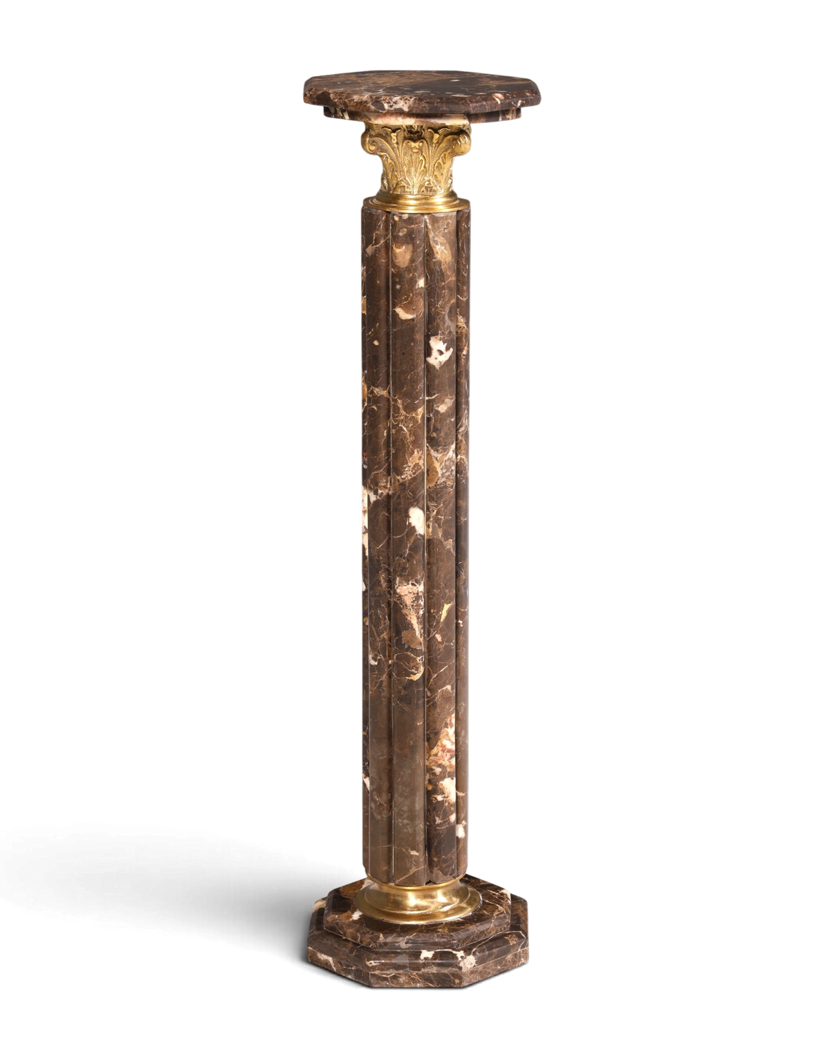 Hauptstadt Möblerei Barock-Säule aus braunem Marmor mit goldenem Kapitell im Louis XV Stil als dekorativer Sockel