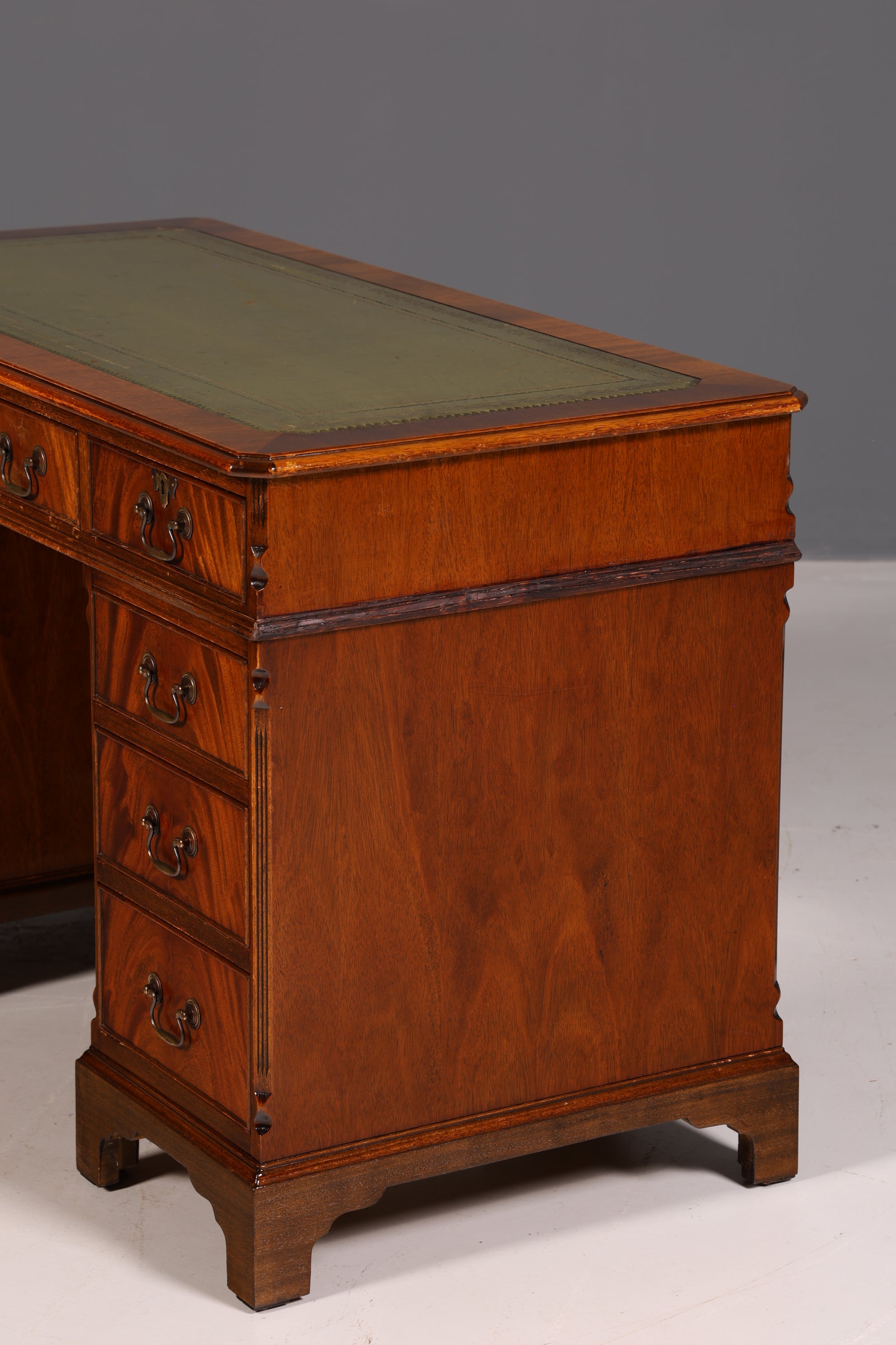 Wunderschöner Englischer Schreibtisch Mahagoni echt Lederauflage Bürotisch Antik Office Desk Vintage