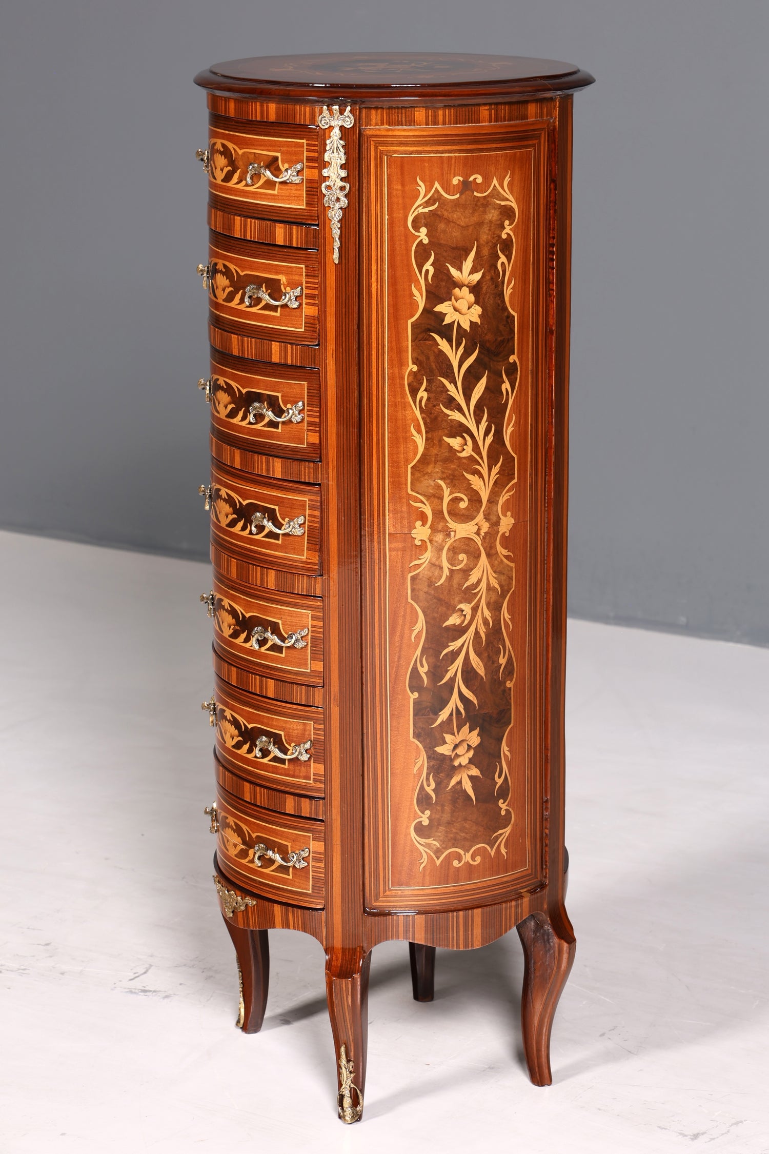 BA12-2 Finition Belle commode de style baroque avec incrustations