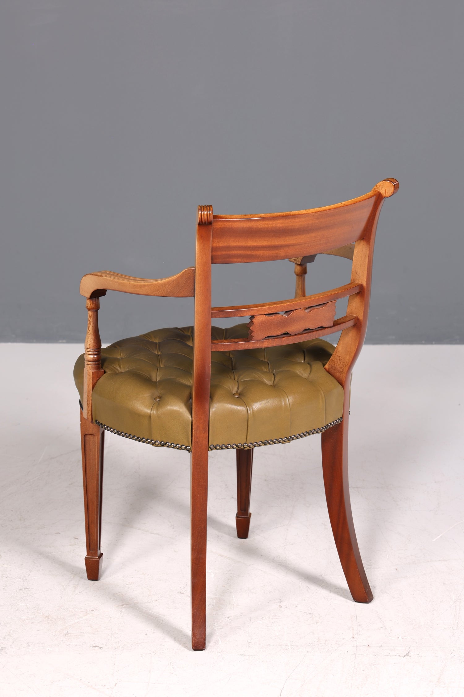 Magnifique fauteuil Chesterfield, chaise secrétaire Anno Dom, chaise de cuisine anglaise en cuir véritable, 2 sur 2