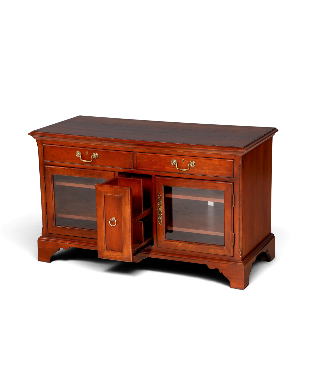 Hauptstadt Möblerei Sideboard aus dunklem Holz mit zwei Schubladen, Glastüren und einem ausziehbaren Flaschenregal