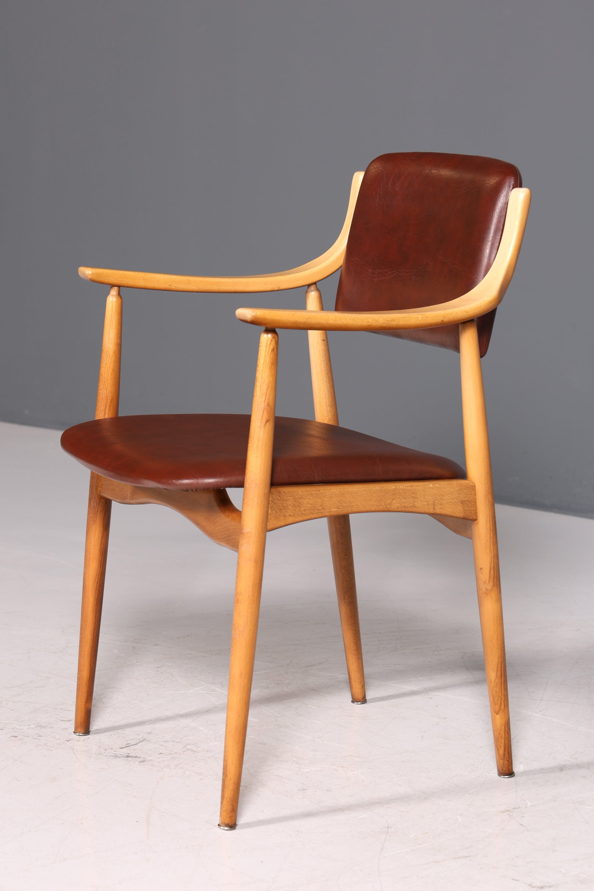 Chaise élégante du milieu du siècle, chaise de secrétaire rétro, chaise de cuisine design danois, chaise de salle à manger