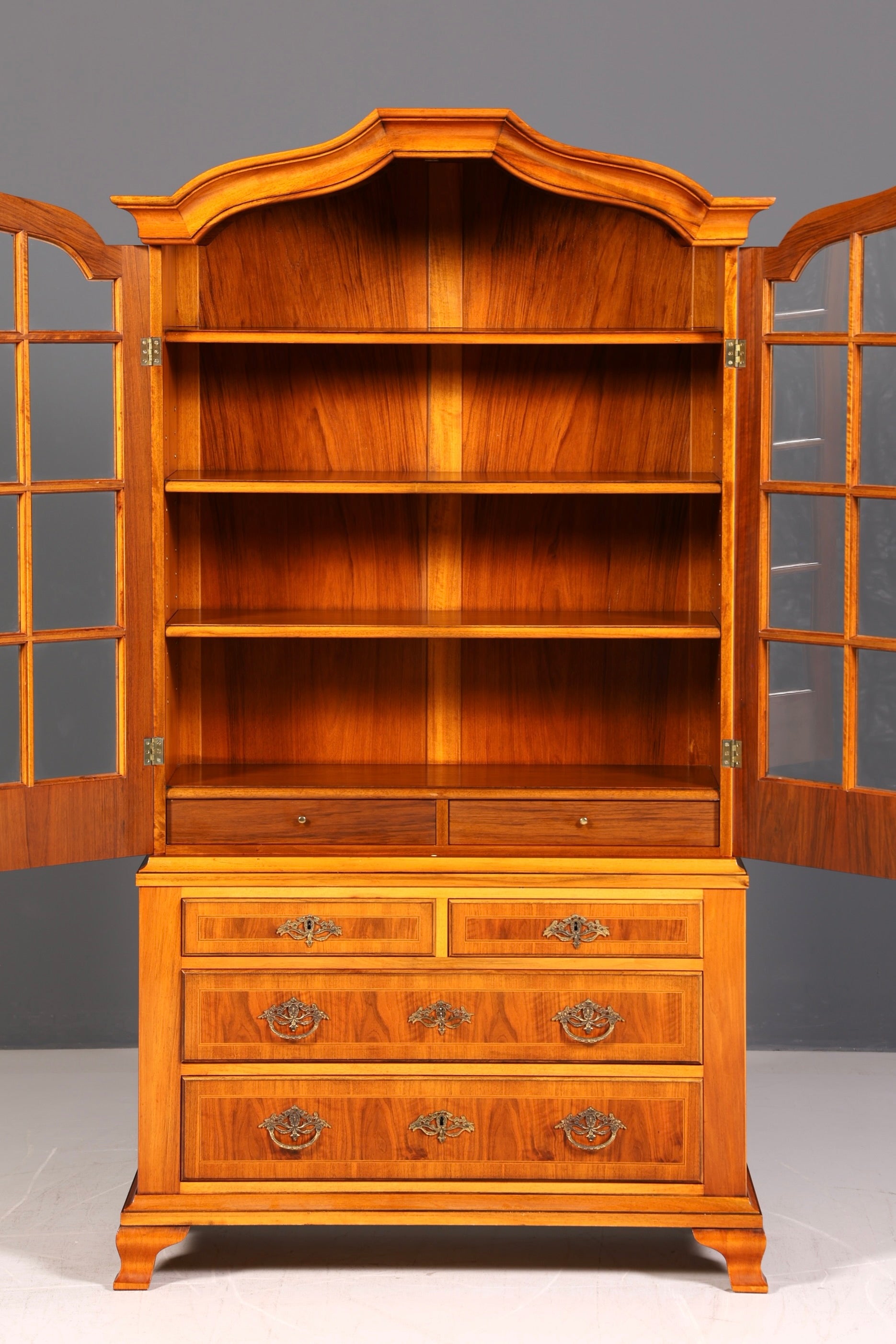 Wunderschöne Englische Vitrine Nussbaum Antik Bücherschrank Bibliothek Schubladen Massiv Holz Vintage